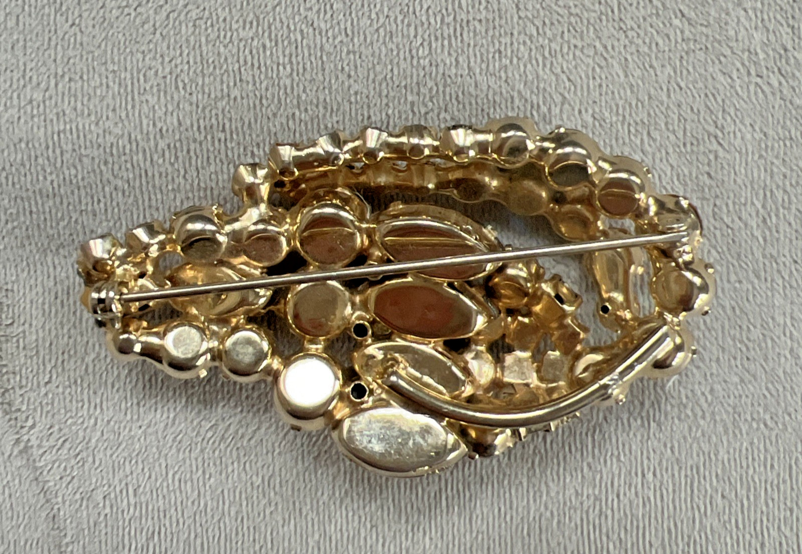 VINTAGE 1950’s AMBER AURORA BOREALIS BROOCH 2 3/4″ wide by 1 1/2″ high