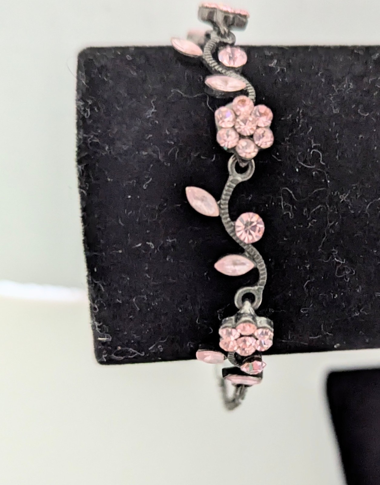 Vintage Stylish/Bold Bracelet w/ sparkling Pink Accents in ‘Gunmetal’ Dark tone
