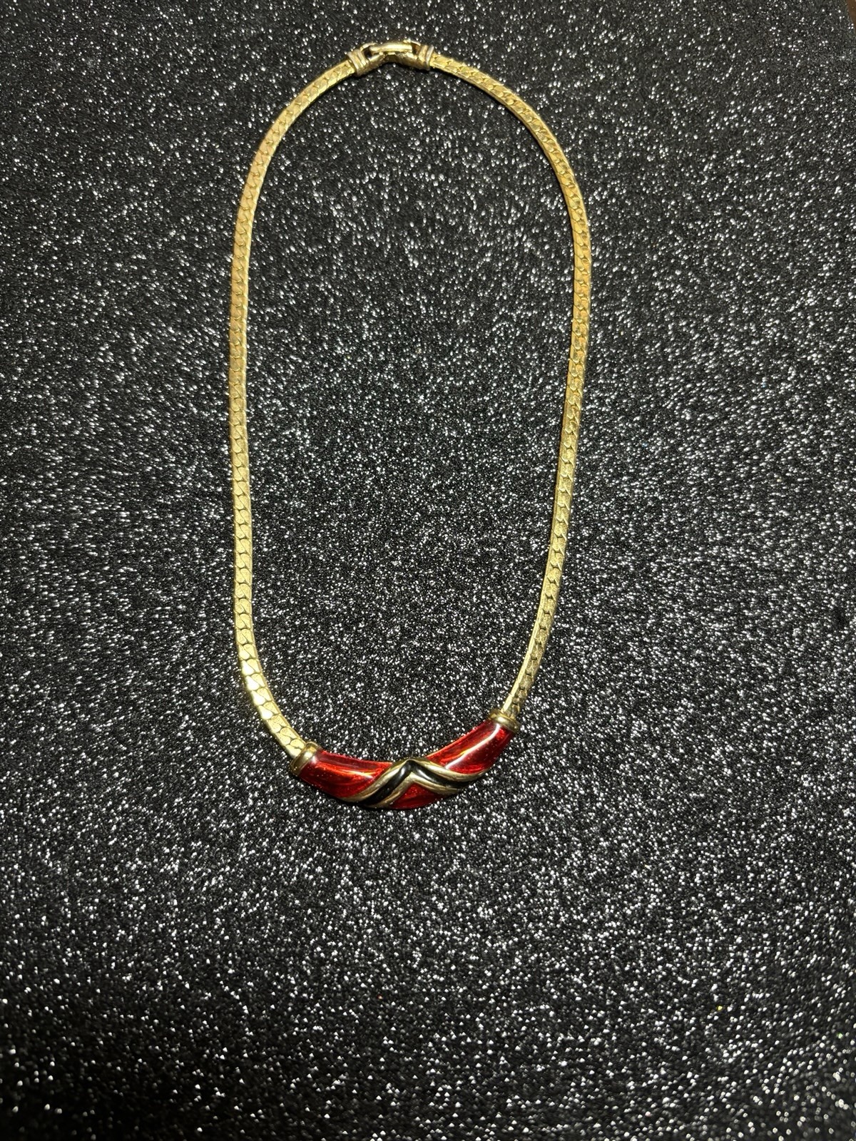 Vintage Unsigned Red And Black Enamel Gold Tone 16” Necklace