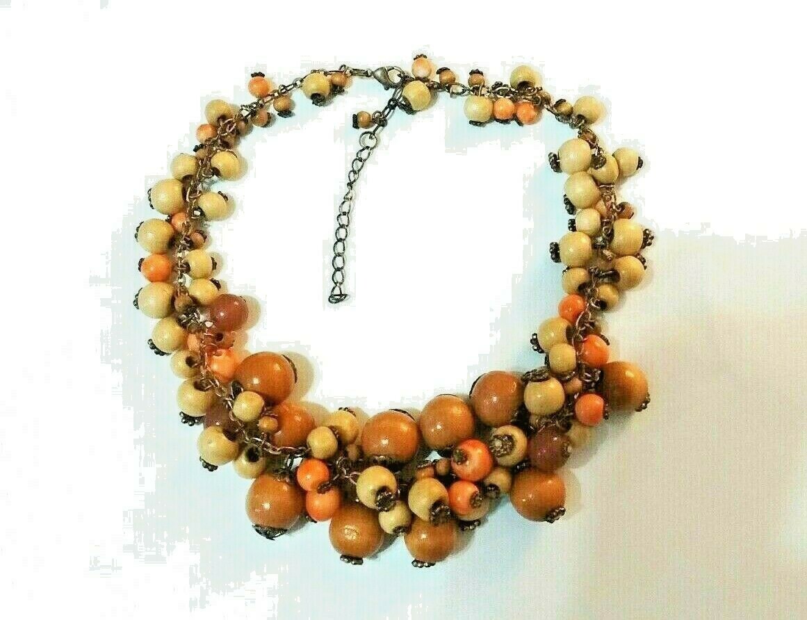 Wood And Lucite Graduated Bead Cha Cha Necklace 16-19″