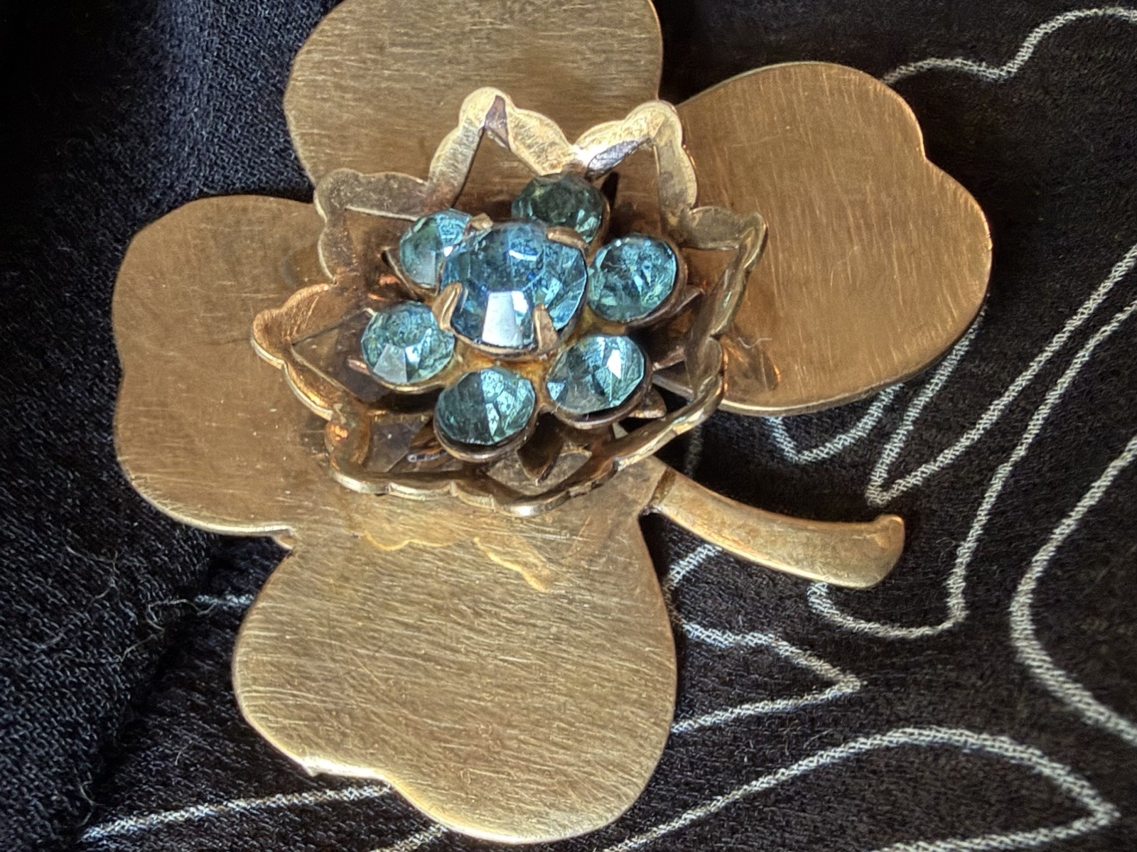Vintage Coro Brooch Pin Gold Tone Retro Shamrock Clover Flower Blue Rhinestones