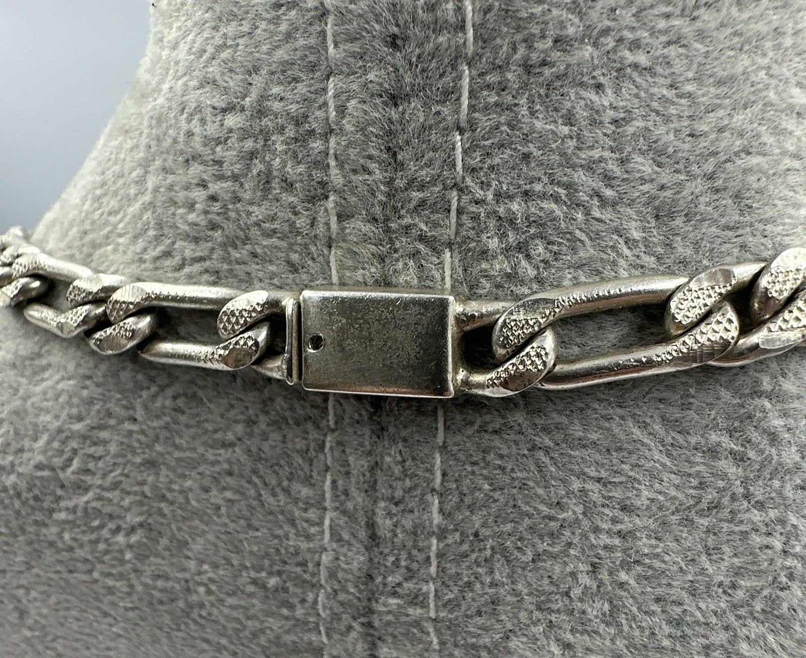 Vtg Custom Textured Reversible 25.5” 67.9g Sterling Figaro 1:1 Chain Necklace