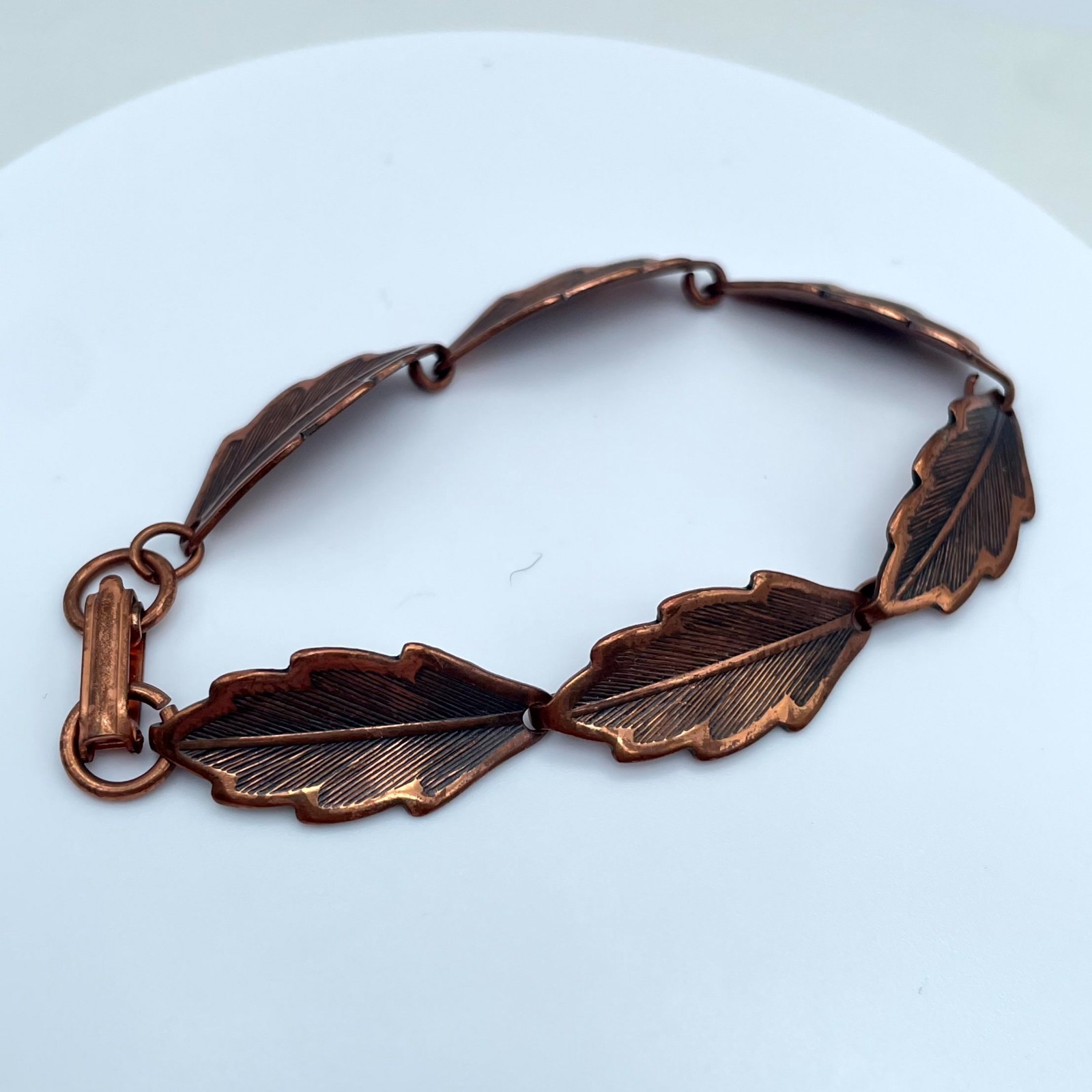 Vintage Copper-Tone Classic Mid-Century Engraved Botanical Leaf Link Bracelet