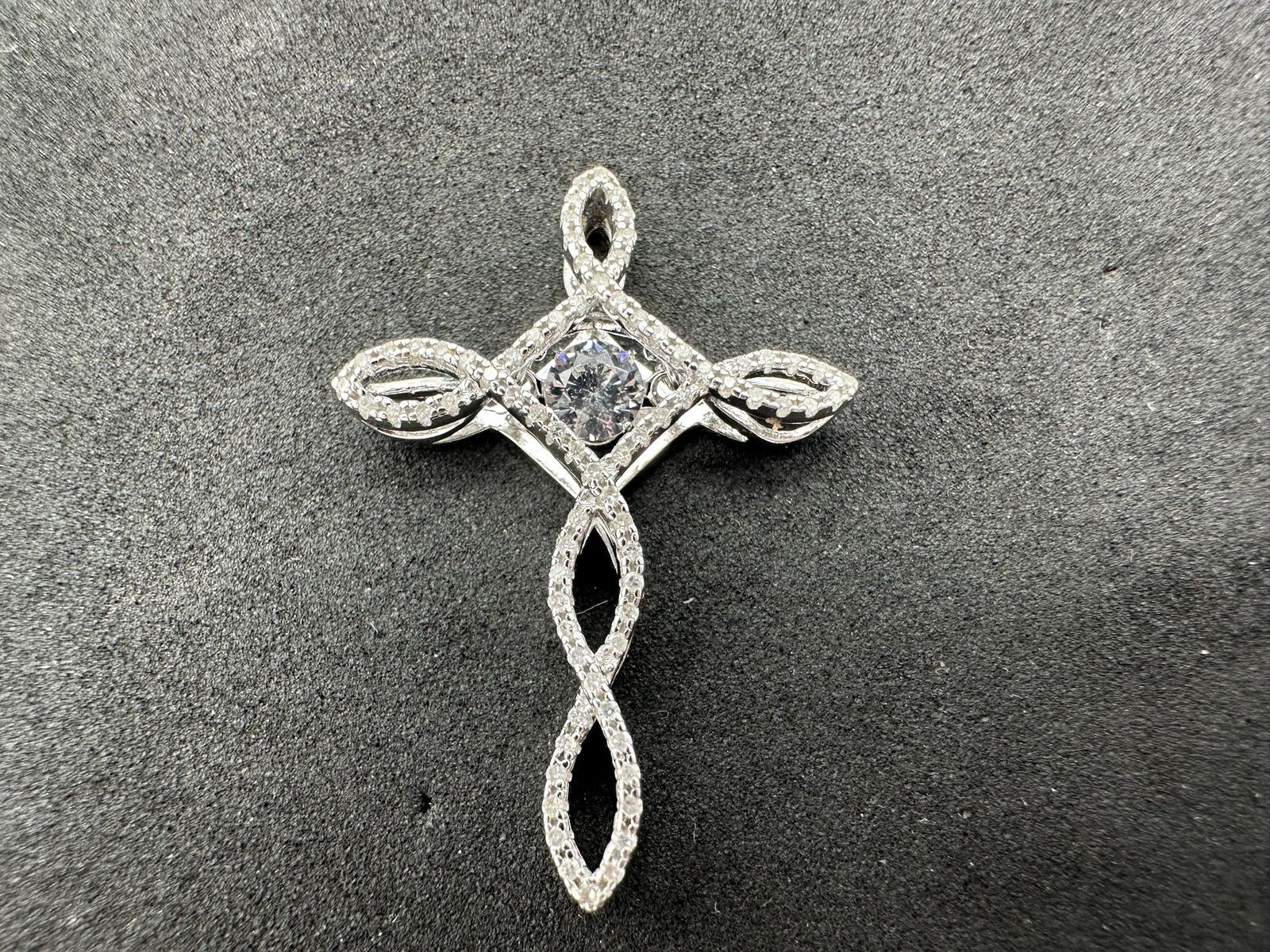 1.52g Vintage Sterling Silver 925 Cross Infinity Pendant Sparkling Center M