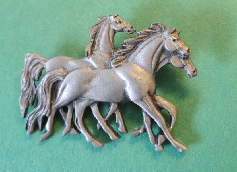 Vintage FORT U.S.A. 3 Running HORSES Brooch in Pewter