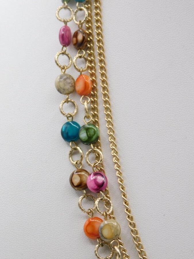 A889-VINTAGE NECKLACE~COLORFUL BEADS/GOLD TONE~46″ LONG~NO CLASP~PRETTY!