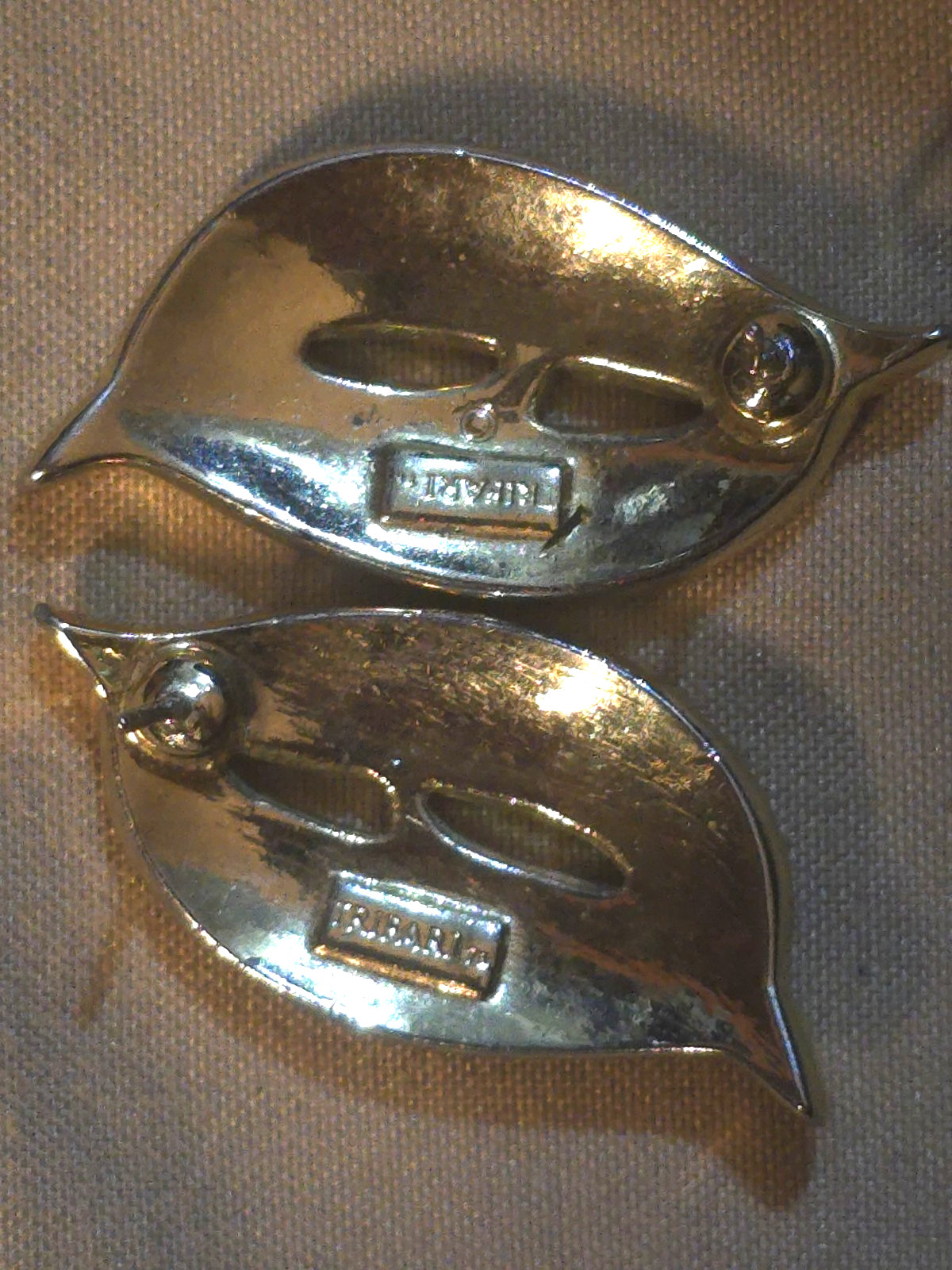Vintage Trifari three tone tear drop enamel tan white brown gold tone earring 1″