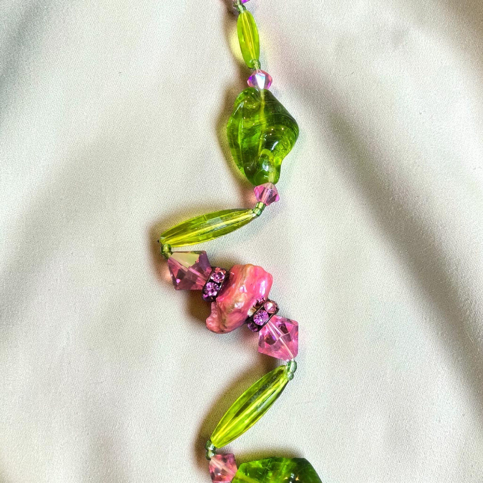 Vintage Art Glass Botanical Necklace Green Pink Floral Box Clasp 32″ Statement