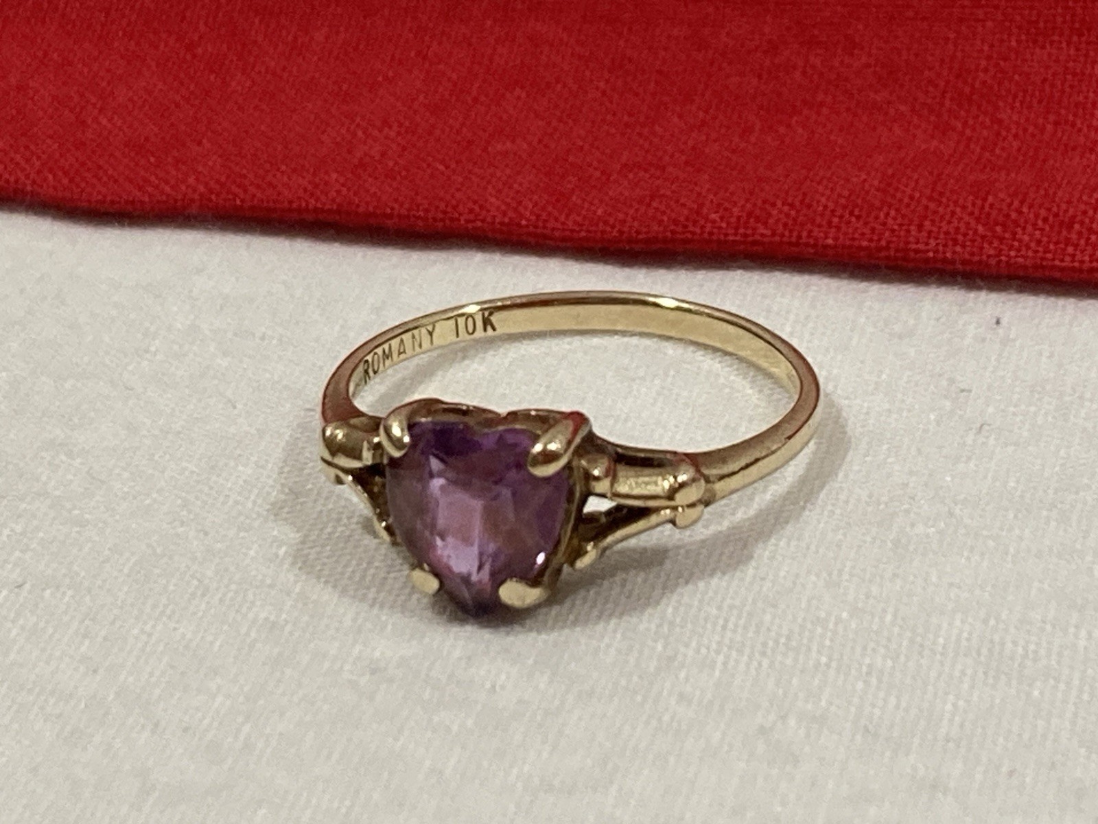 Vintage ROMANY 10k Solid Yellow Gold Heart Shape Amethyst Stone Ring SIZE 4.25
