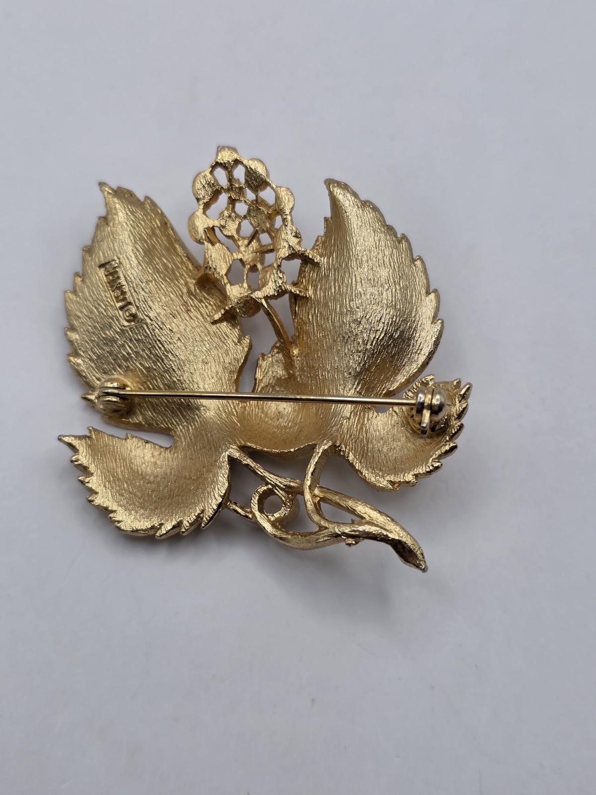Vintage Lisner Grape Cluster Brooch Gold Tone Signed