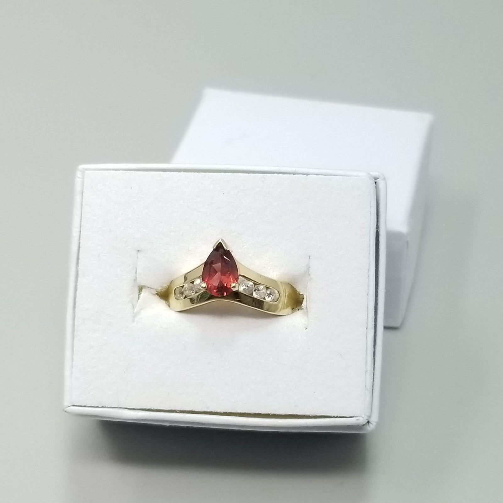 Vintage 14k Yellow Gold Red Garnet Ring Size 5 Band Pear Cut January Birthstone