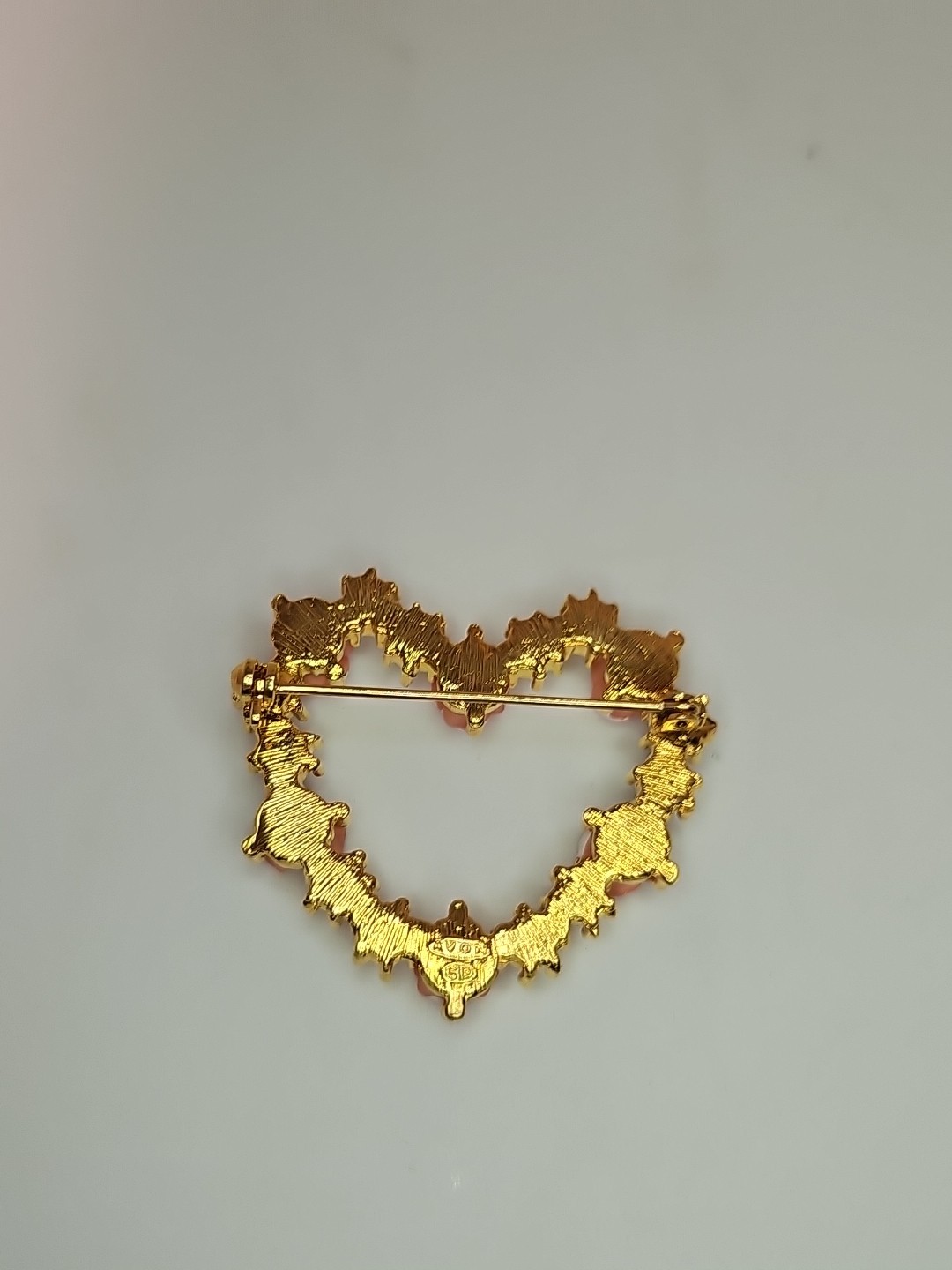 Avon SP Roses and Rhinestones Heart Brooch Pin with Safety Clasp Gold Tone