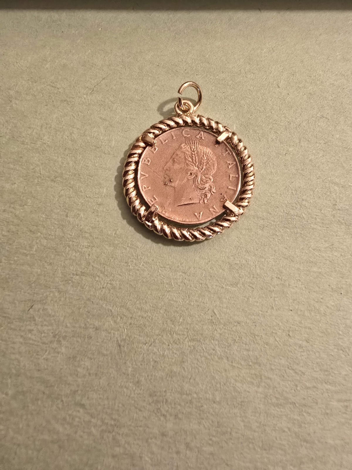 Liberty Coin Pendant Charm Rope Bezel Setting w/ Bail Yellow Gold Metal