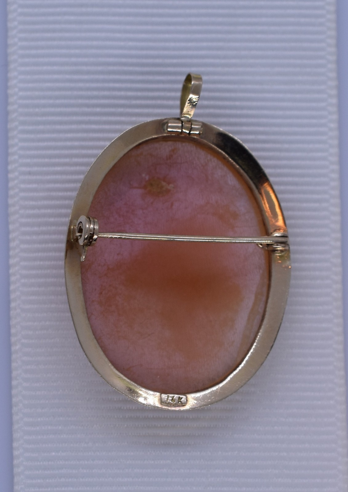 Vintage 14 Karat Yellow Gold Shell Cameo Brooch / Pendant A53