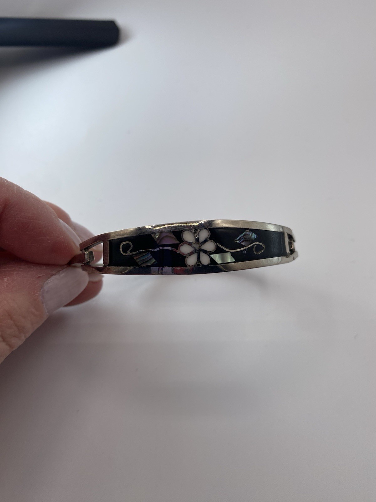 Pick (1)Mexico Silver Abalone Inlay Tension Cuff Bracelet-Black,Purple, or Pink