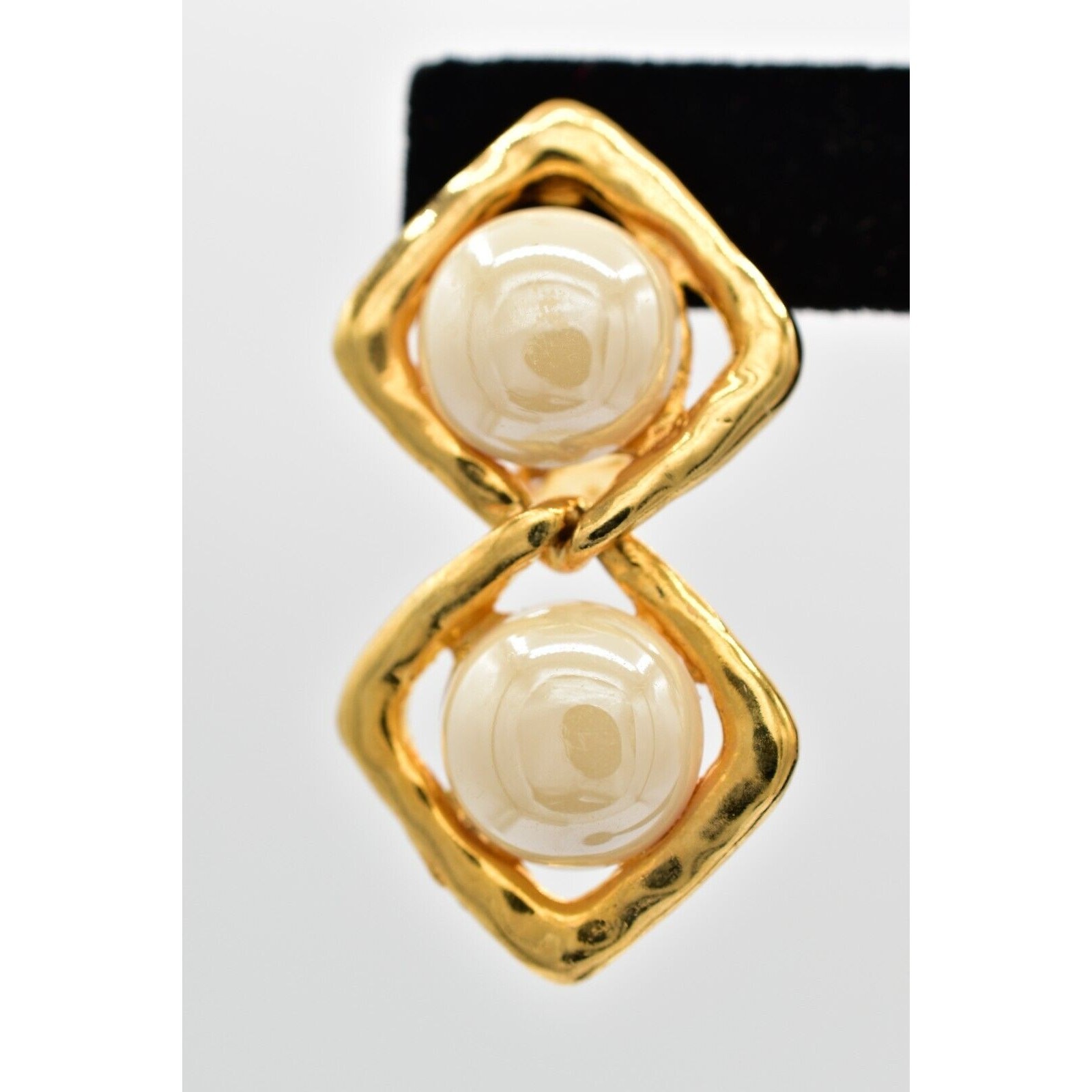 Vintage Dangle Clip Earrings faux Pearl Drop Gold Tone Chunky Shiny 1980s BinAK