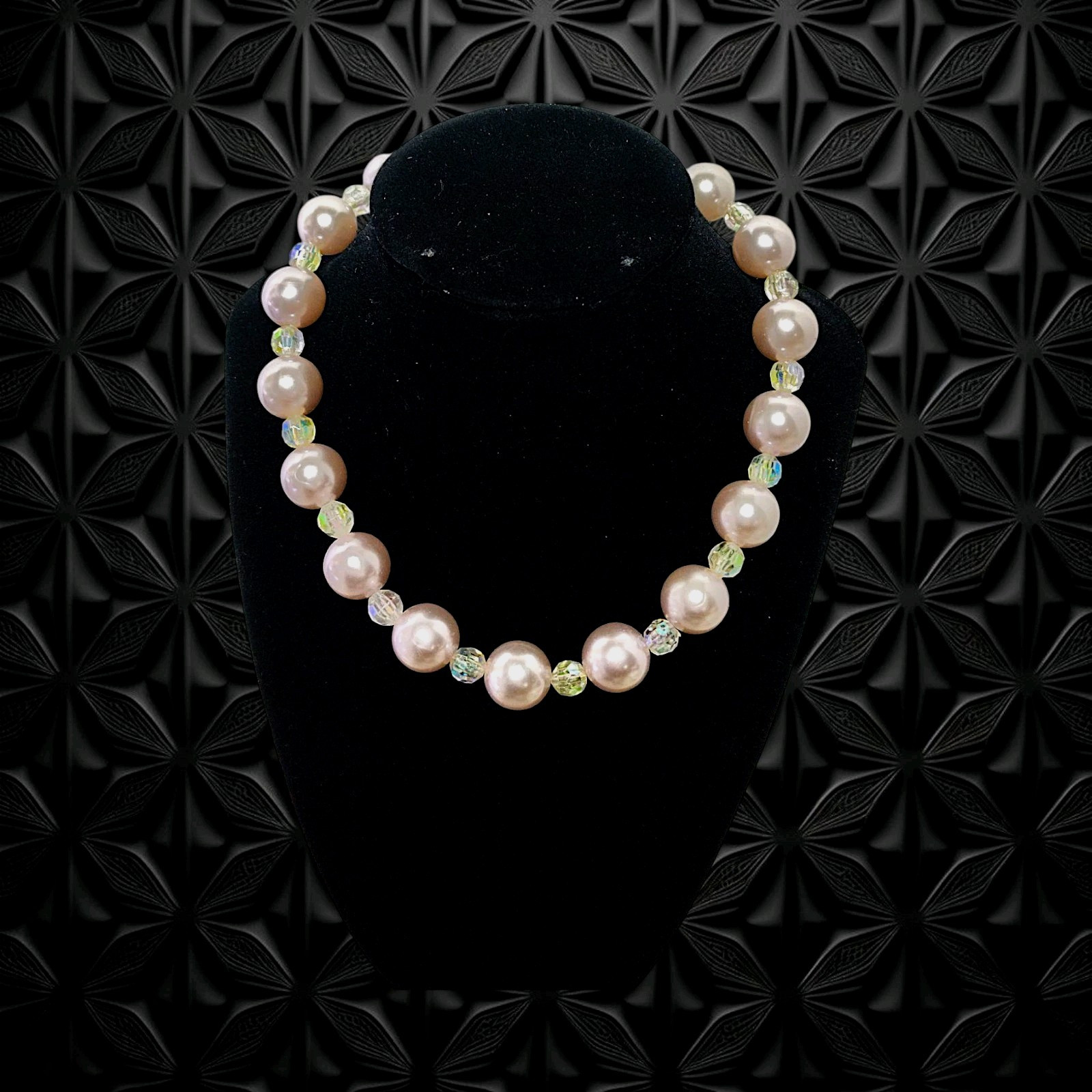 Joan’s Collectibles Vintage Faux Pearl Plastic Crystal Rhinestone Bead Necklace