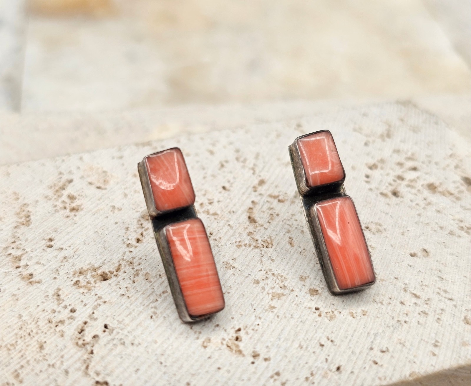 Vintage Mexico Sterling 925 Pink Salmon Colored Shell / Agate Pendant Earrings