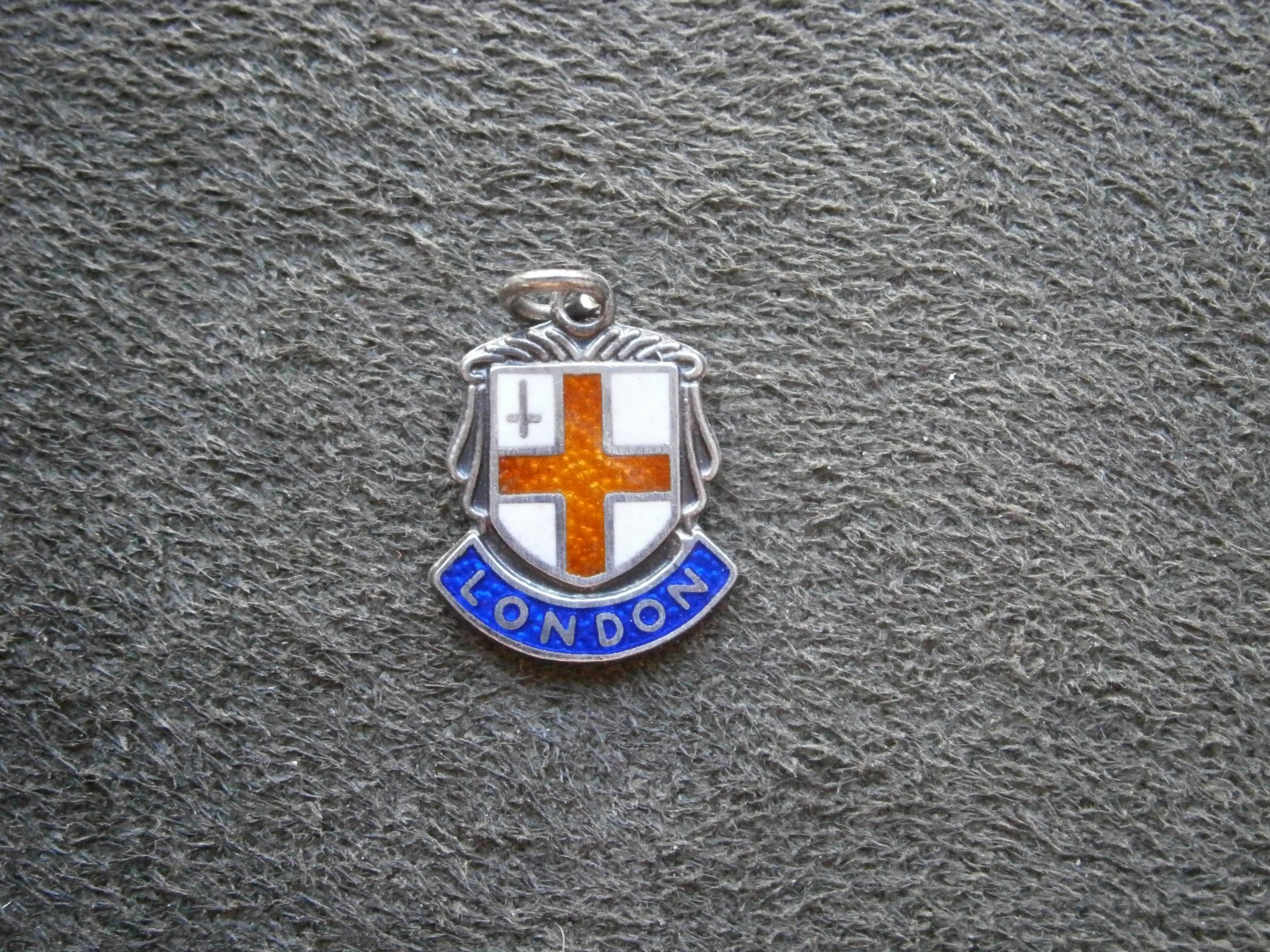 London England Vtg Sterling Silver Enamel Travel Bracelet Charm Shield 1.4g WBs
