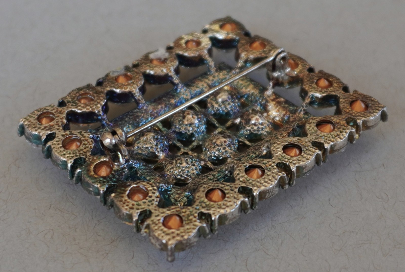 VTG 1920’s Art Deco Flapper Brooch – Prong Set Clear Glass Rhinestones 2″ x 1.5″