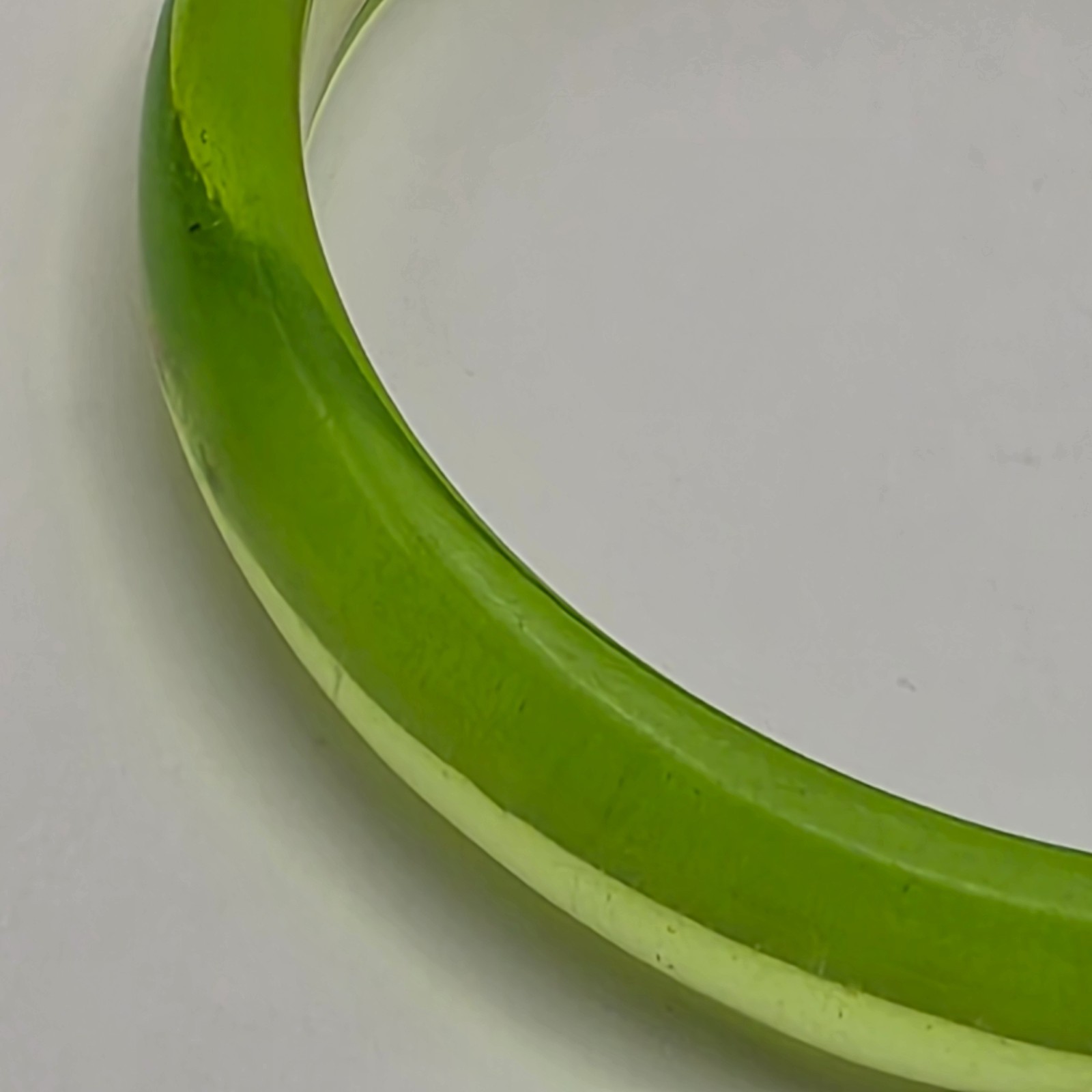 Vintage Translucent Avocado Green Lucite Bangle Bracelet 8″ 12.5mm Wide