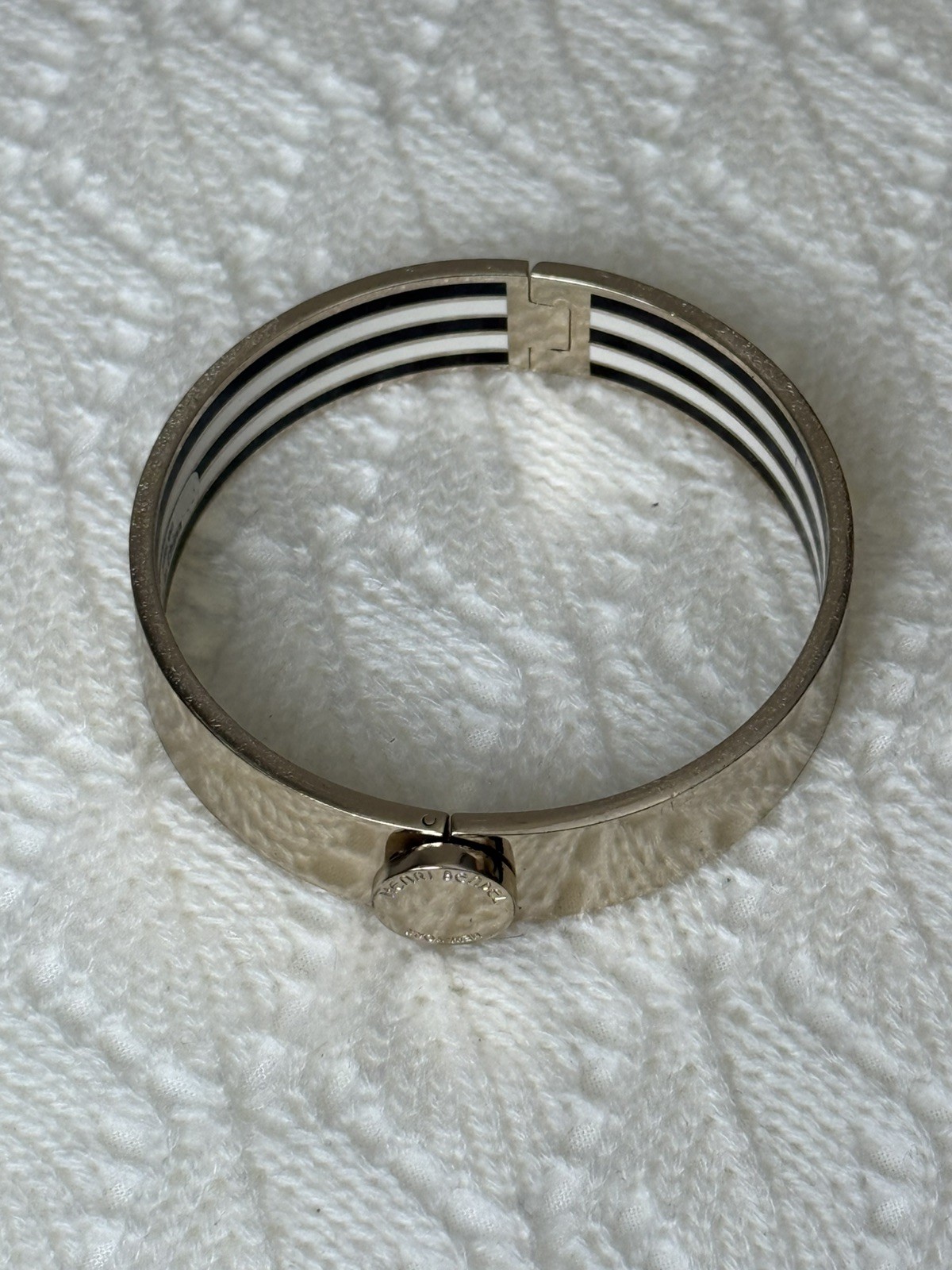 Classic HENRI BENDEL Gold Tone Centennial Stripe Hinged BANGLE BRACELET