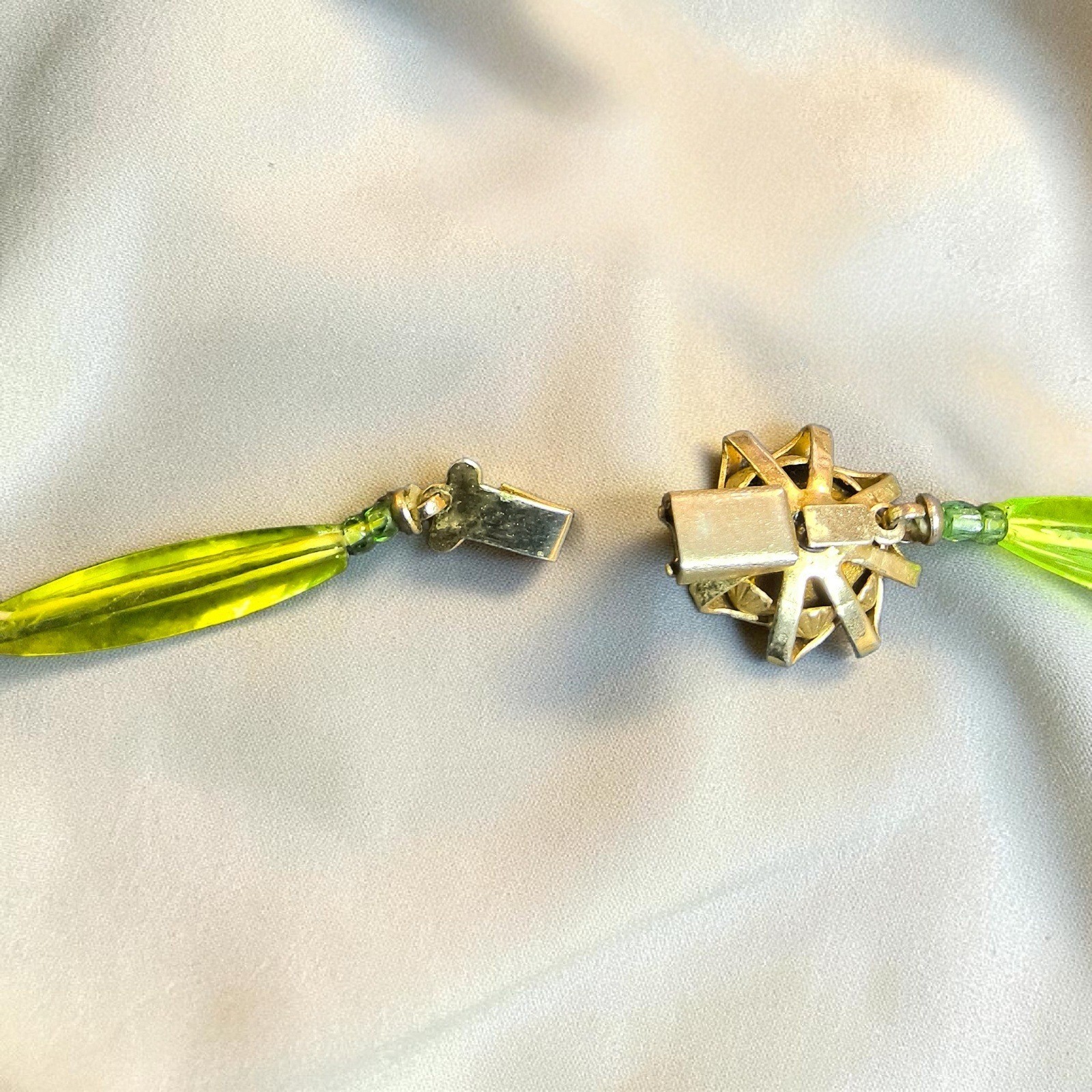 Vintage Art Glass Botanical Necklace Green Pink Floral Box Clasp 32″ Statement