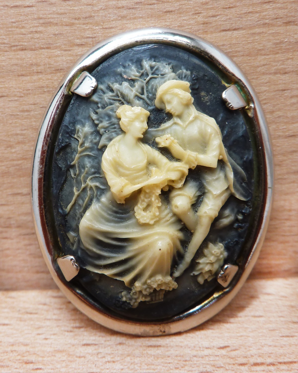 Vintage Molded Resin or Lucite (Plastic) Cameo Brooch Classic Romancing Scene 2″