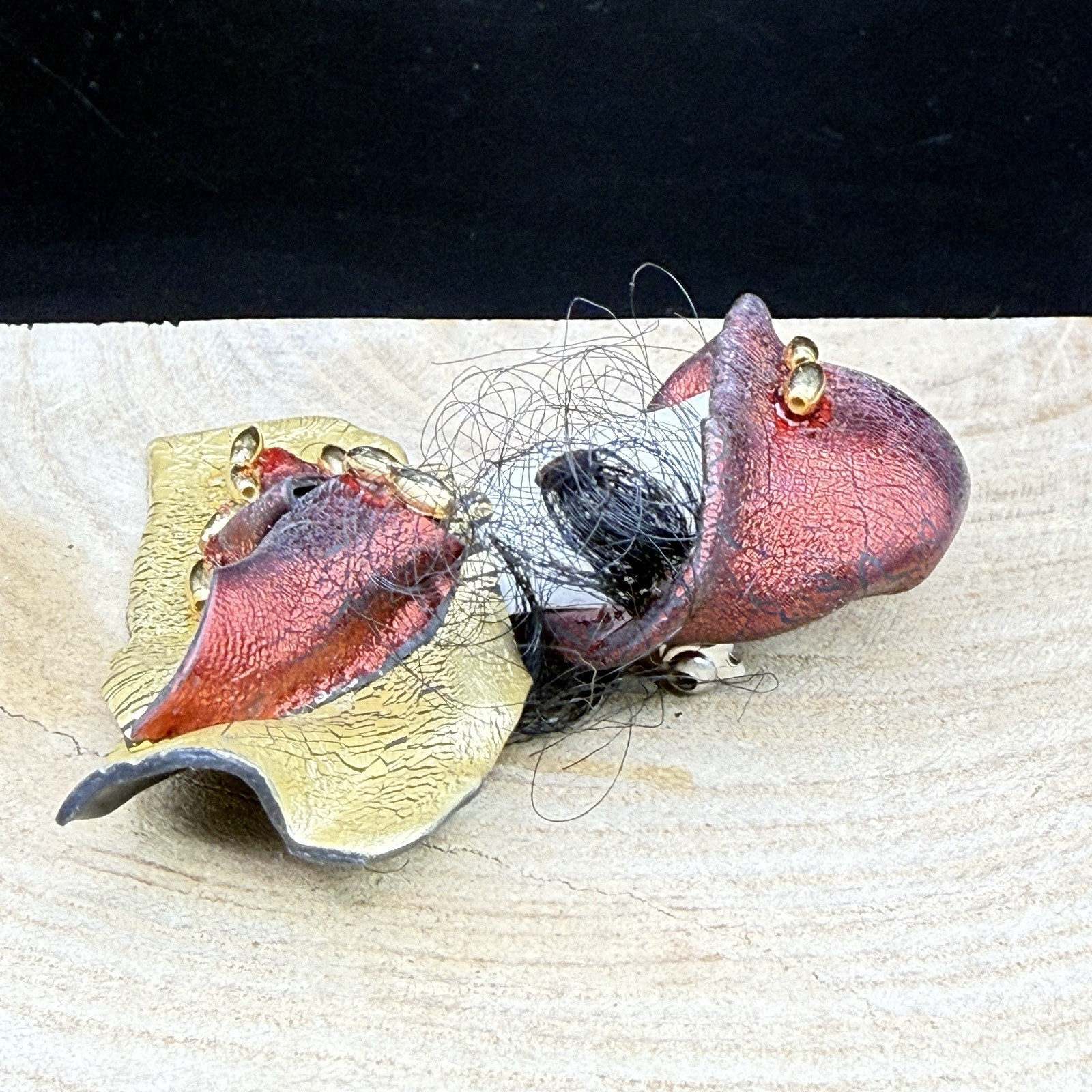 Vintage Lady Face Brooch Red Hat Gold Crackle Resin 1980s Art Deco Style Pin