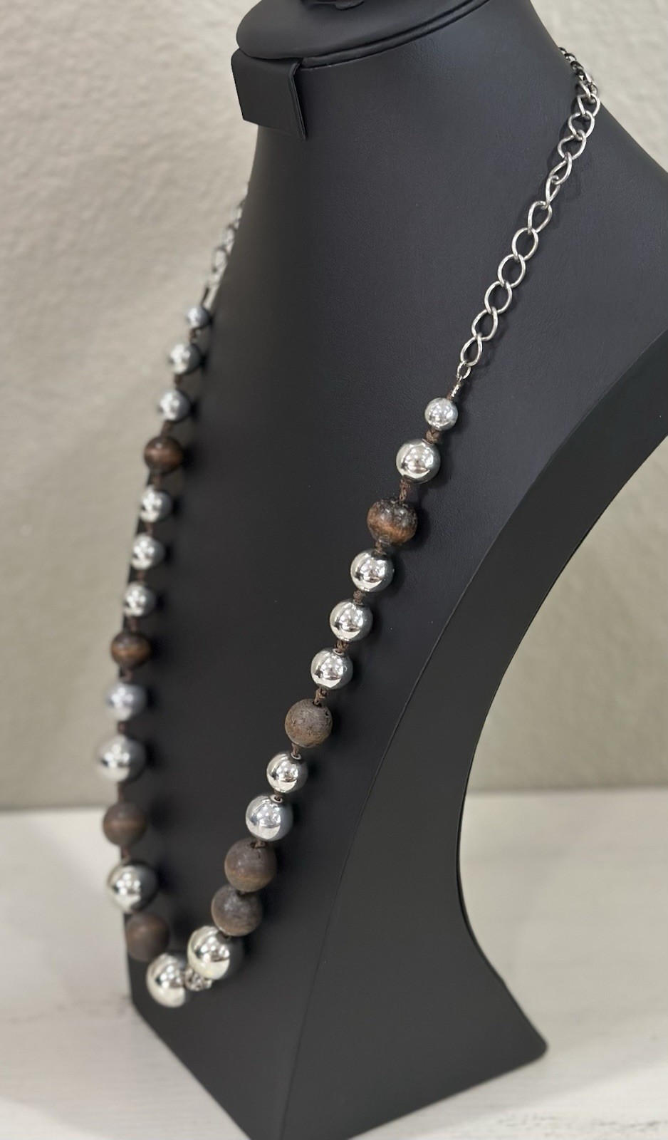 Vintage Art Deco Necklace With Silver Tone & Brown Wooden Beads 34″