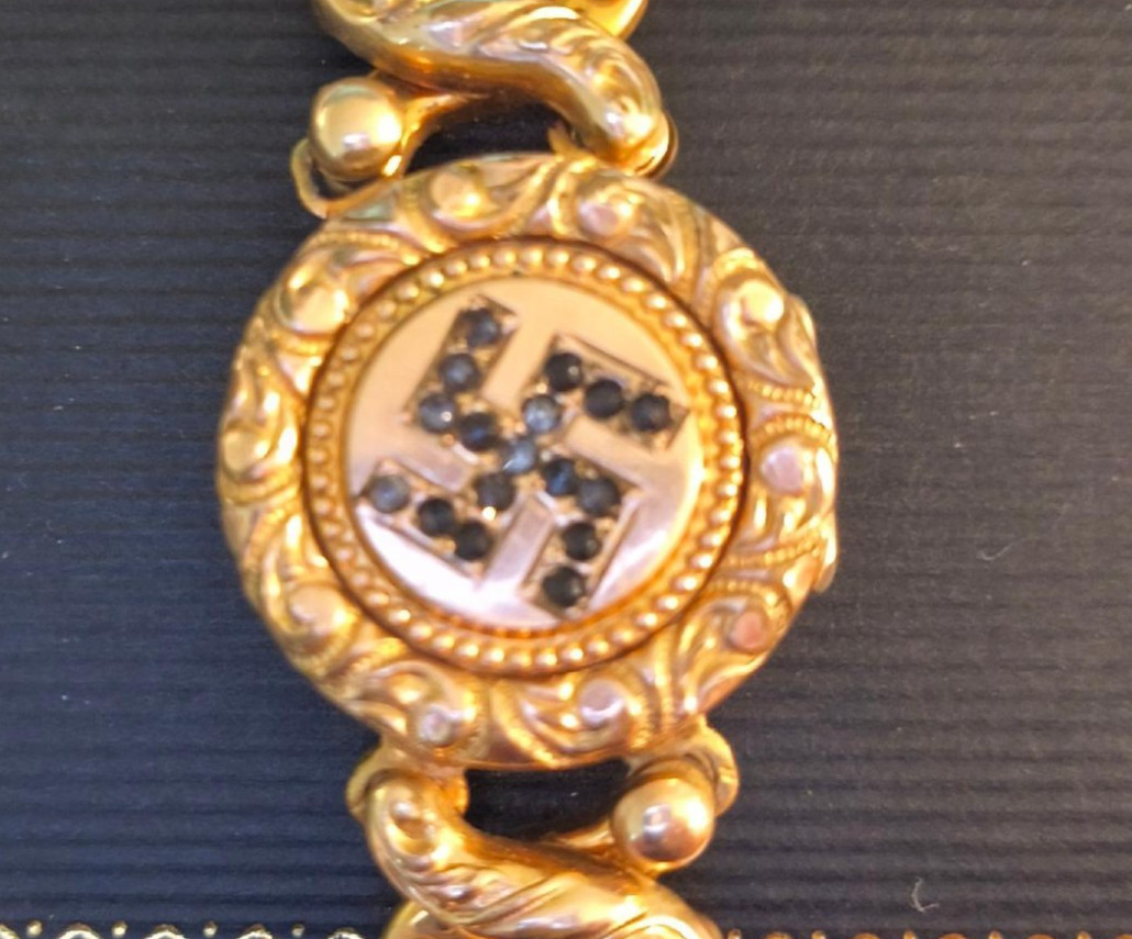 Vintage Gold Color Secret poison Locket Expansion Bracelet Good Luck
