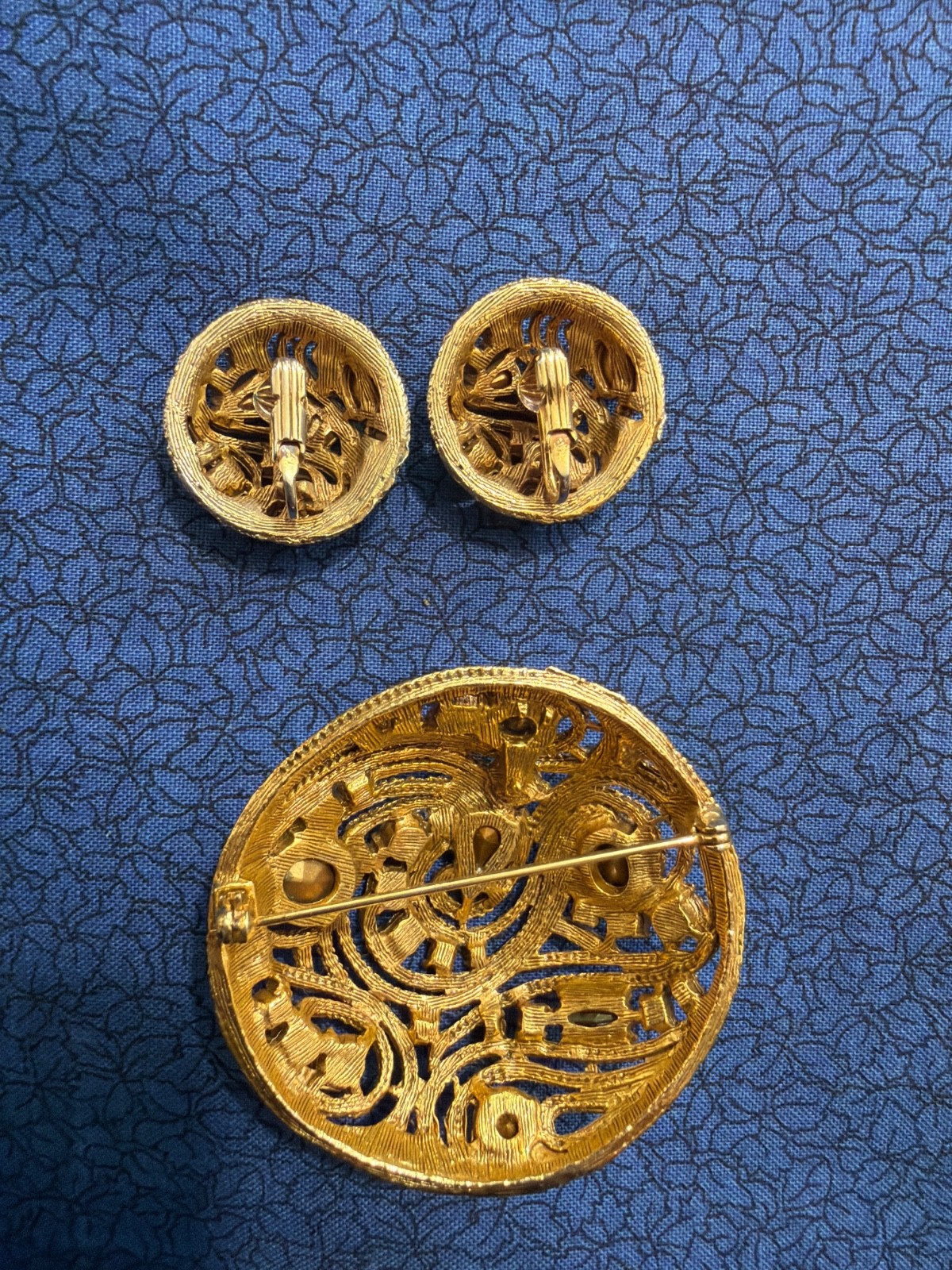 La Roco Doomed Brooch and earrings