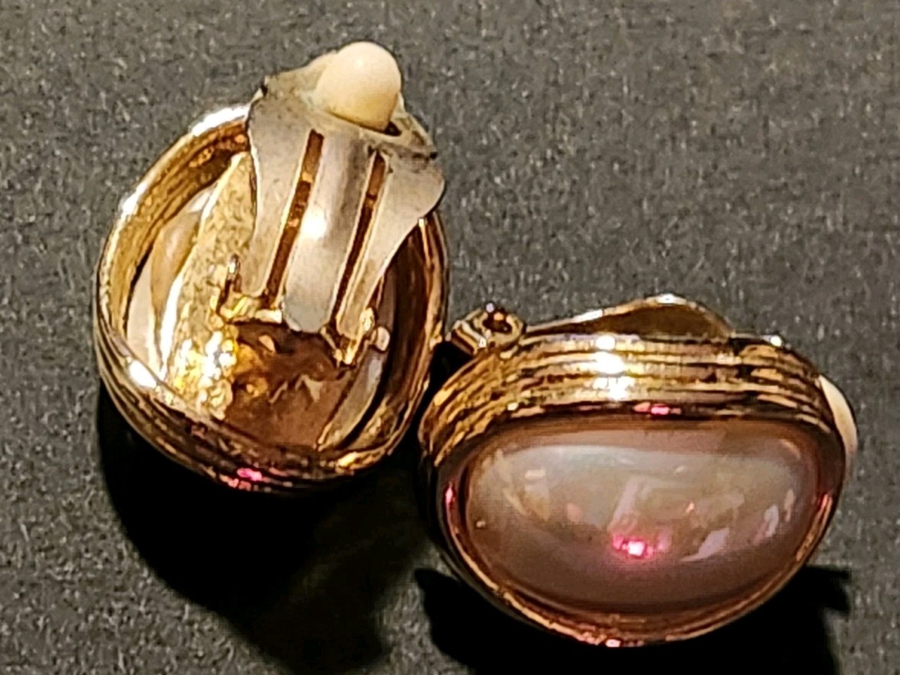 VTG Gold-tone Large Pearl Mabe Clip-on Earrings, 60s-80s Swirl Rope Frame
