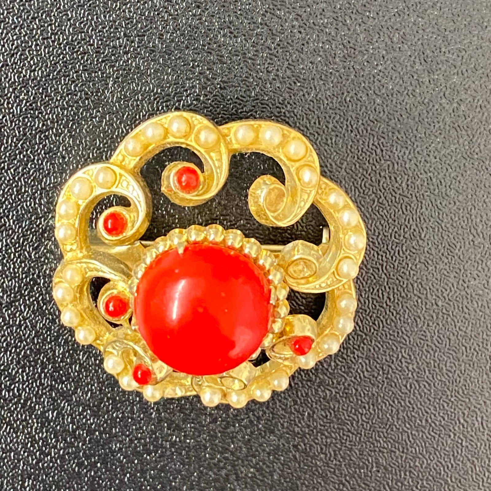 Coro Women Brooch OS Gold Red Faux Pearl Vintage Scroll Cabochon Pin *FLAWS