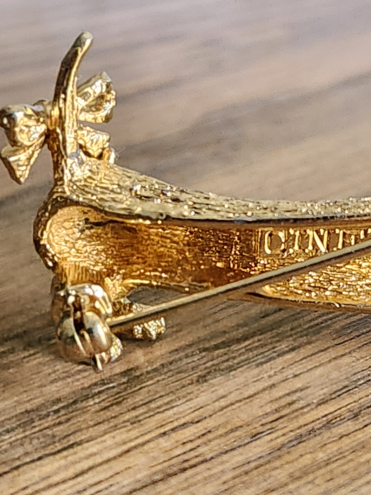 Vtg Rare CINER Dachshund Pin, Gold Plate (?See description below) W/ Rhinestones