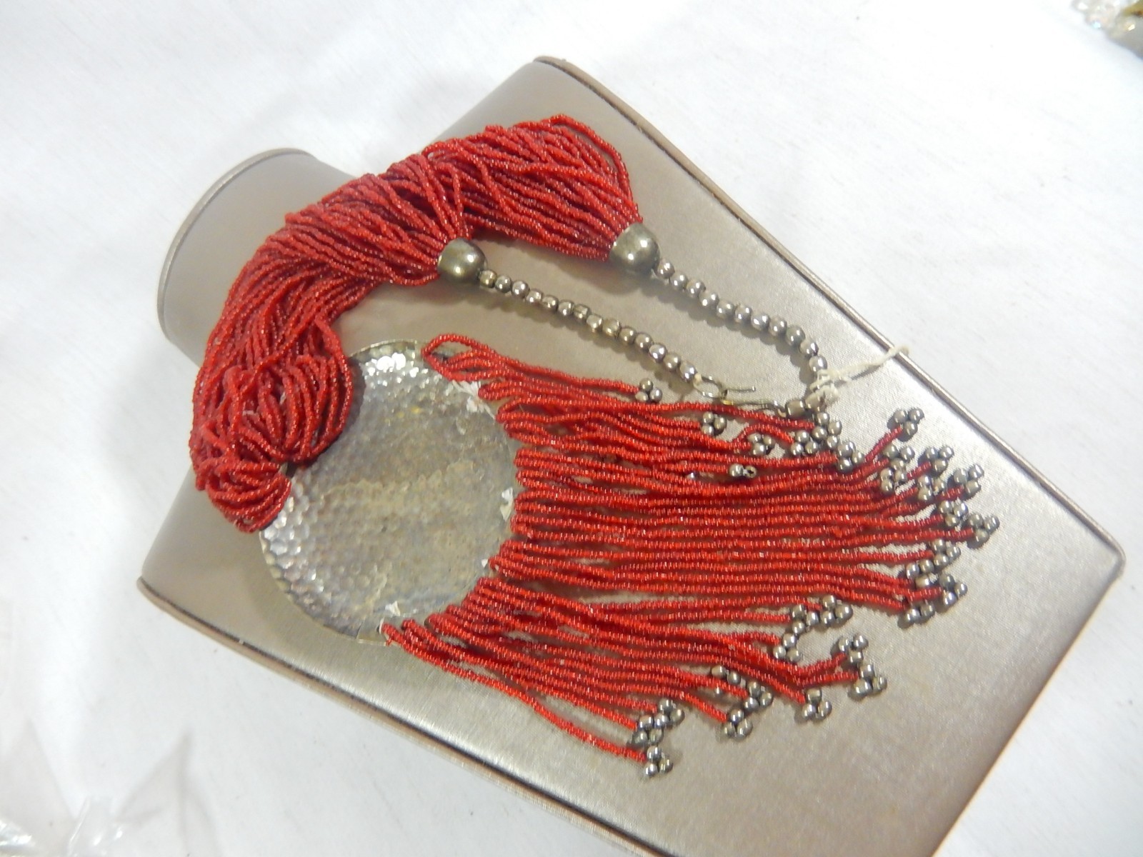 VTG MASSIVE TRIBAL CORAL GLASS BEAD SILVER TONE FRINGE NECKLACE BIB STATEMENT
