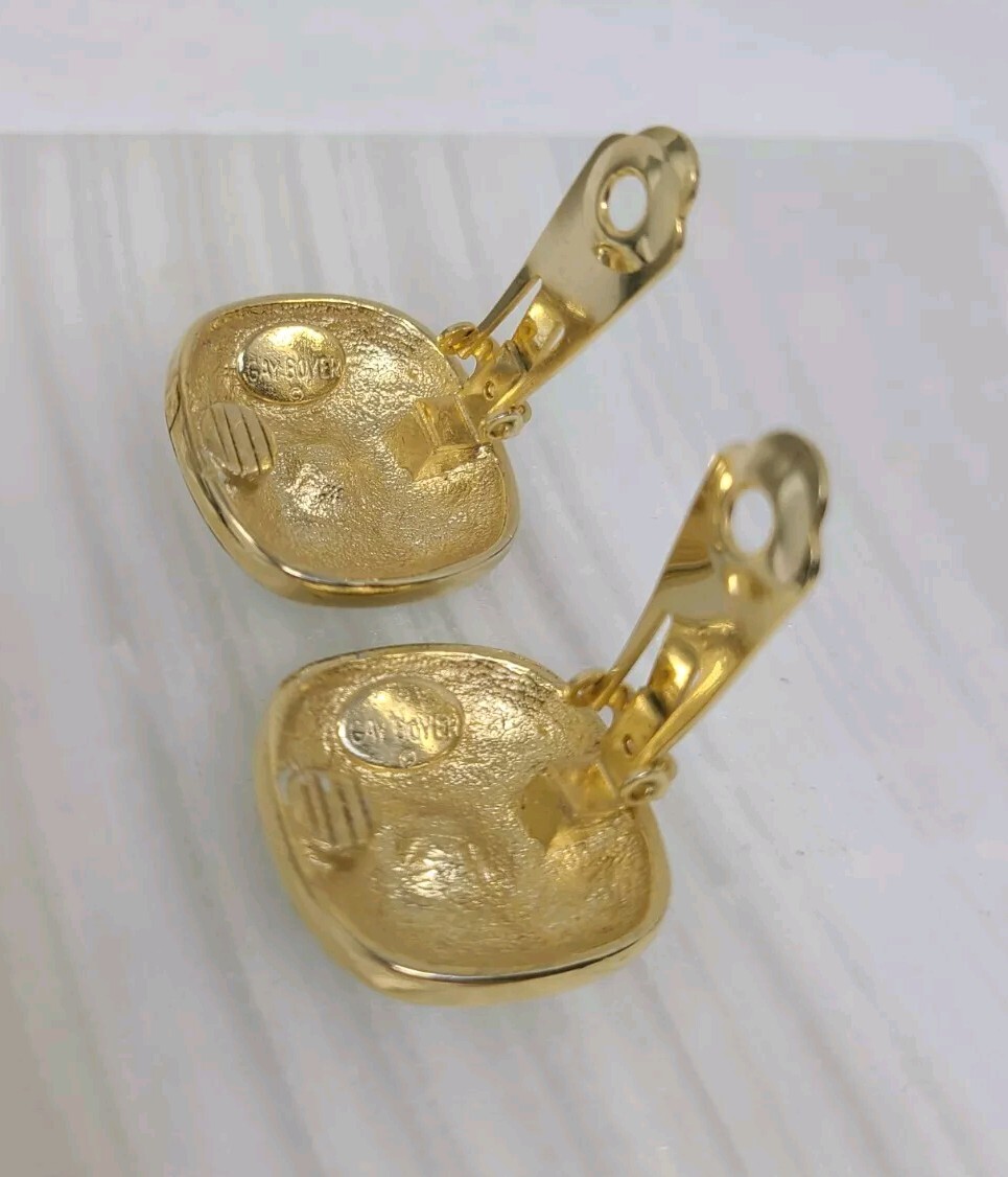 GAY BOYER Gold Tone Enamel and Rhinesto Clip-On Earrings – Estate