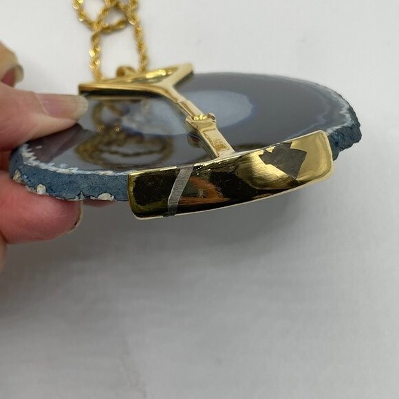 Kenneth Lane Vintage 70s Large Blue Agate Geode Slice Gold Tone Pendant Necklace