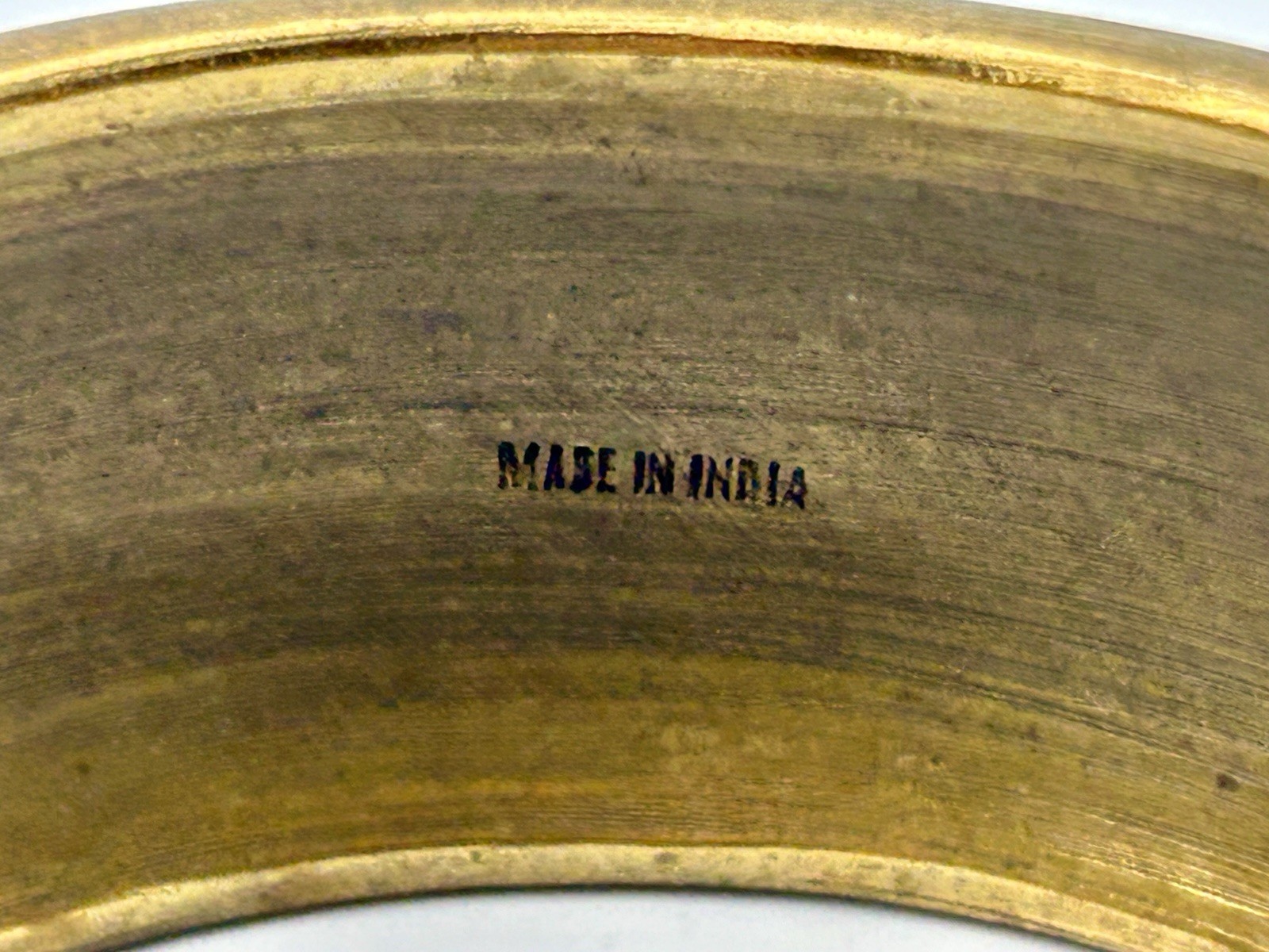 WIDE Brass Turquoise Chip‑Inlay Bangle Bracelet India 1960s VTG 1⅛″ tall