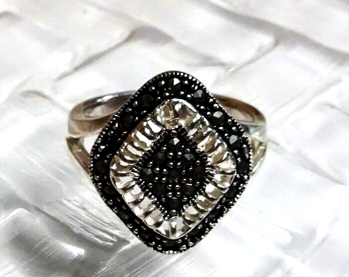 Vintage 925 Sterling Silver Black & White Design Marcasite Ring 6.5 Signed CW