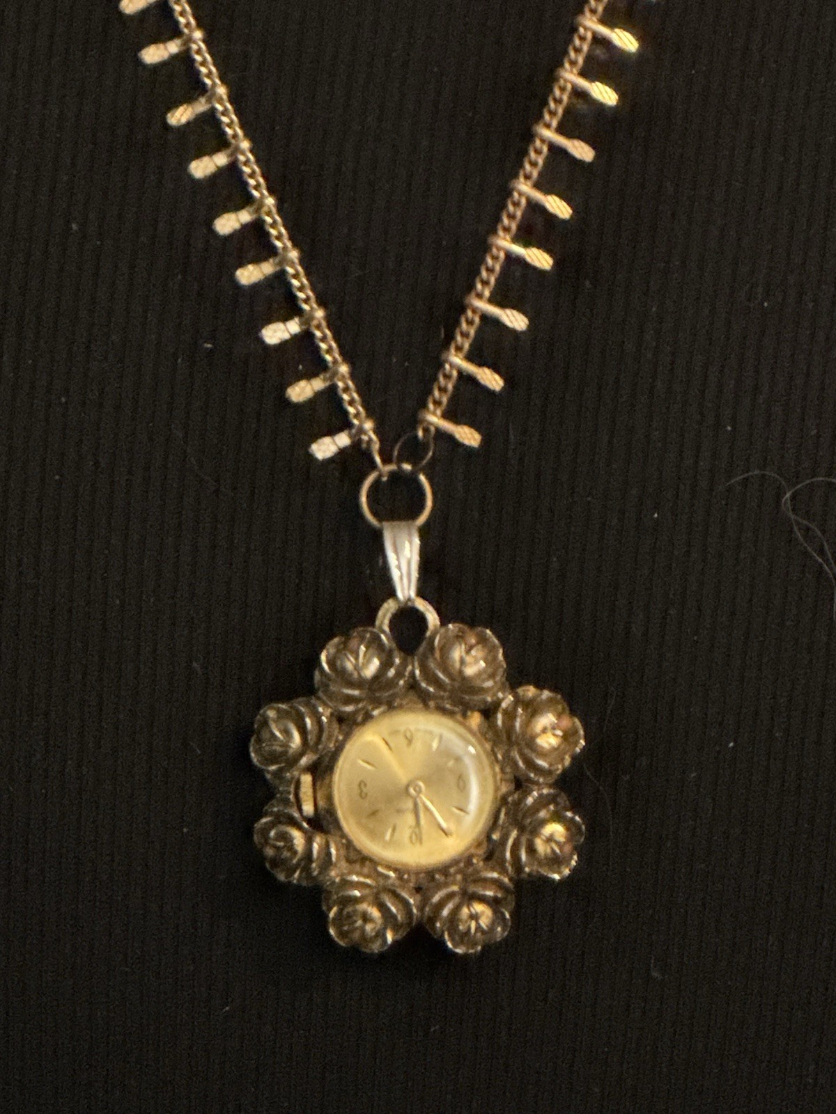VTG Endura Mechanical Pendant Watch With Rose Bezel And Textured Chain-works