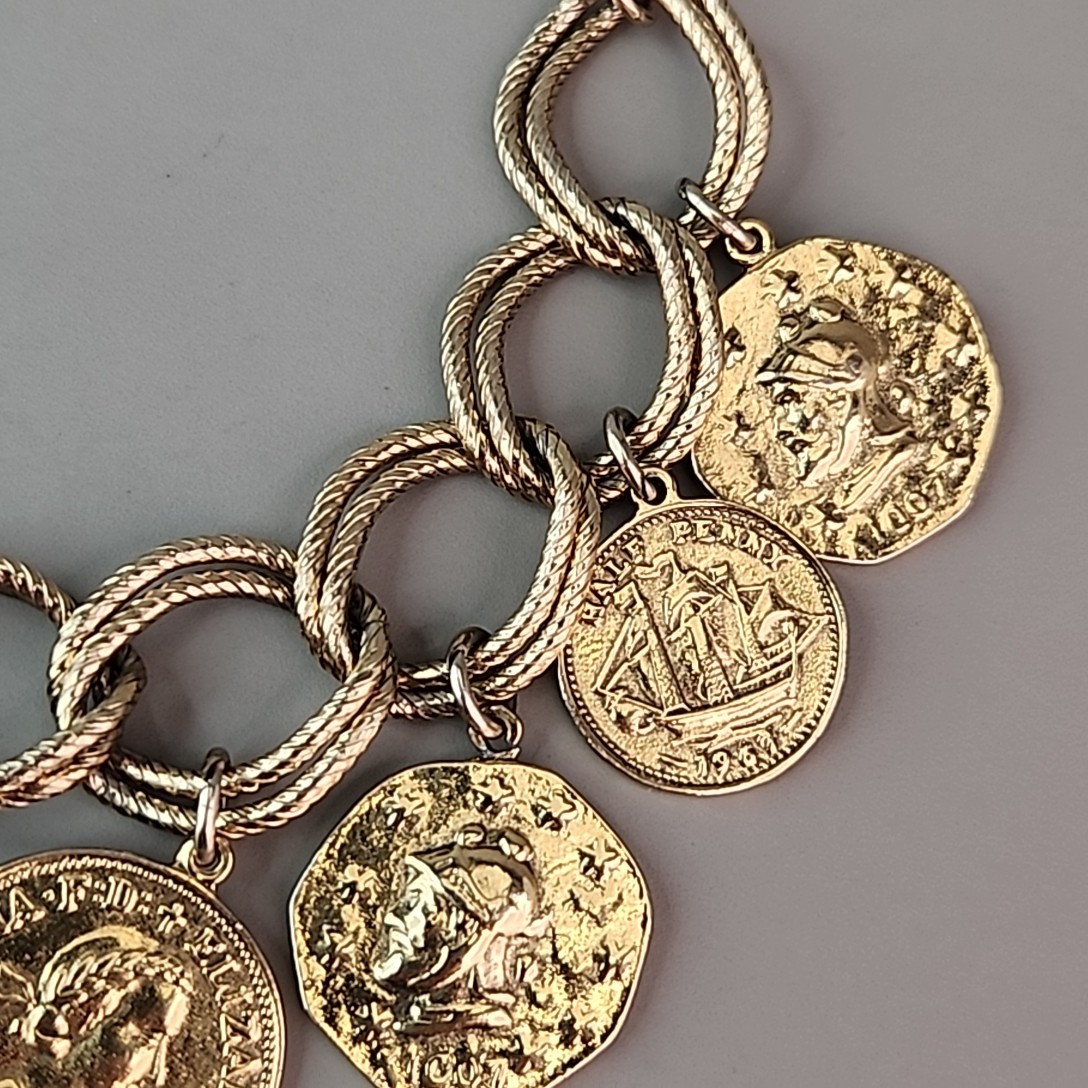 Vintage Faux Coin Charm Bracelet Gold Tone 6.25″