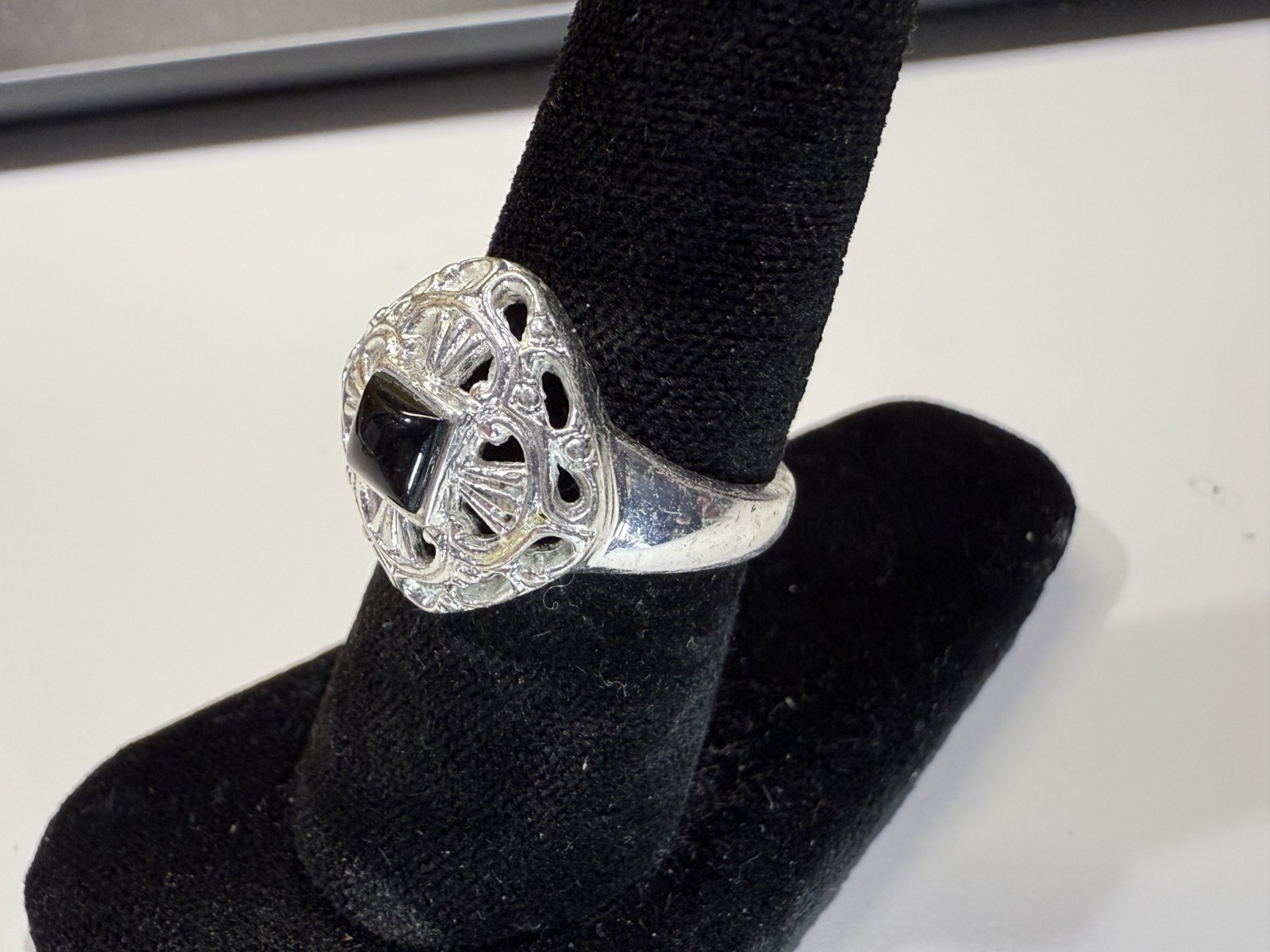 Vintage Marked CW Silver Tone Filigree Black Onyx Square Ring Size 6