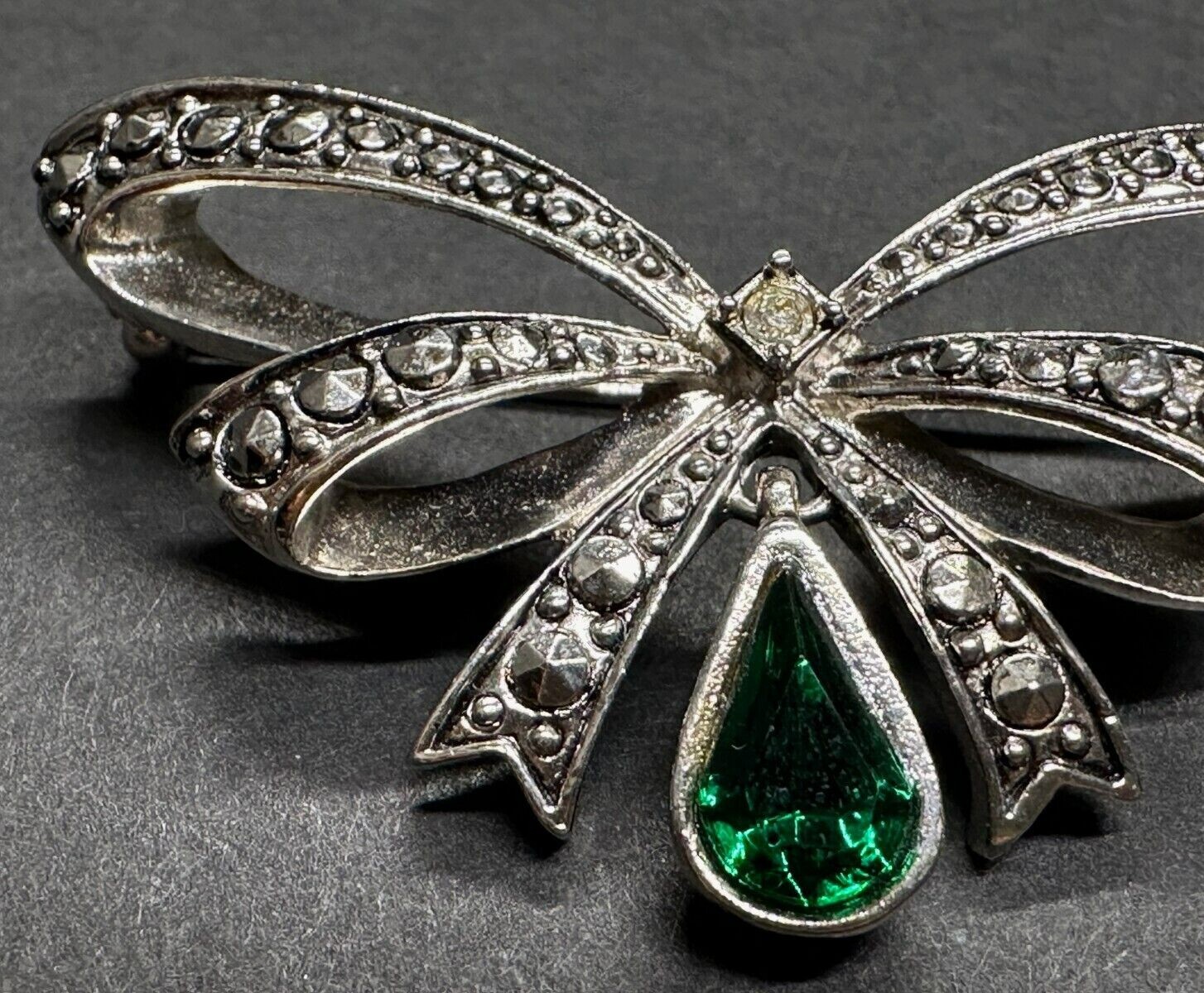 Avon Vintage Bow Brooch May Emerald-Green Birthstone Faux Marcasite Rhinestone