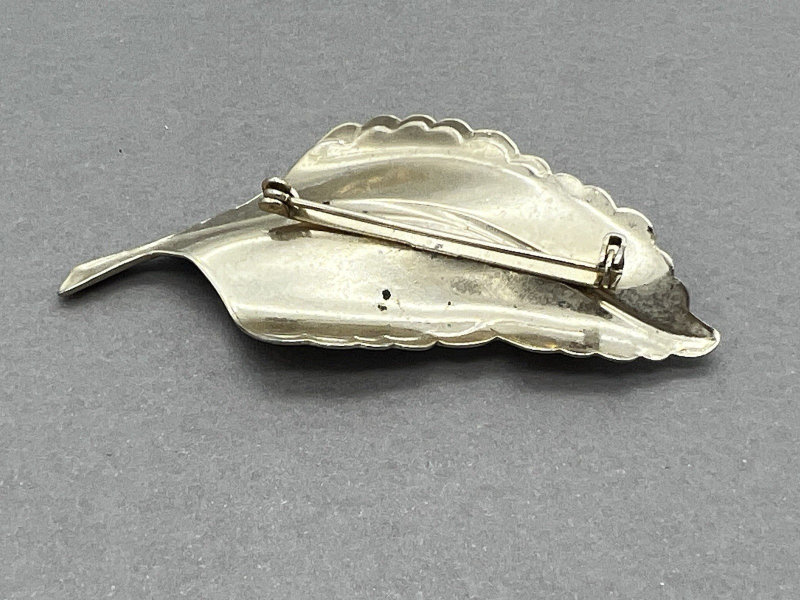 Vintage Leaf Brooch Gold Tone Amber Cabochon Nature Pin Retro Botanical Jewelry