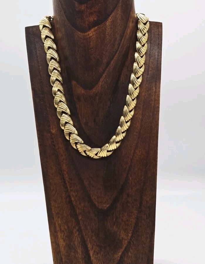 Napier Choker Necklace Gold Tone Arrow Couture Chunky 80’s Style Vintage 16.5 in