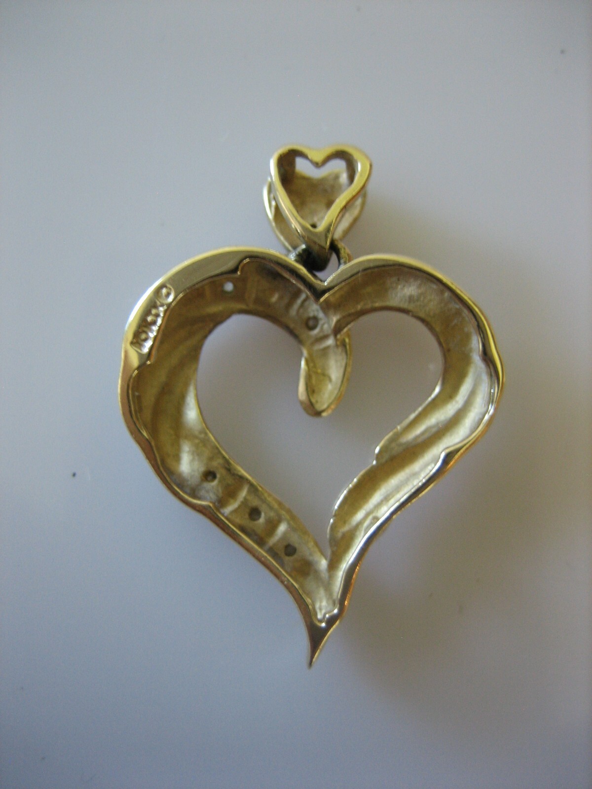 VINTAGE 10K YELLOW GOLD DIAMOND OPEN HEART PENDANT