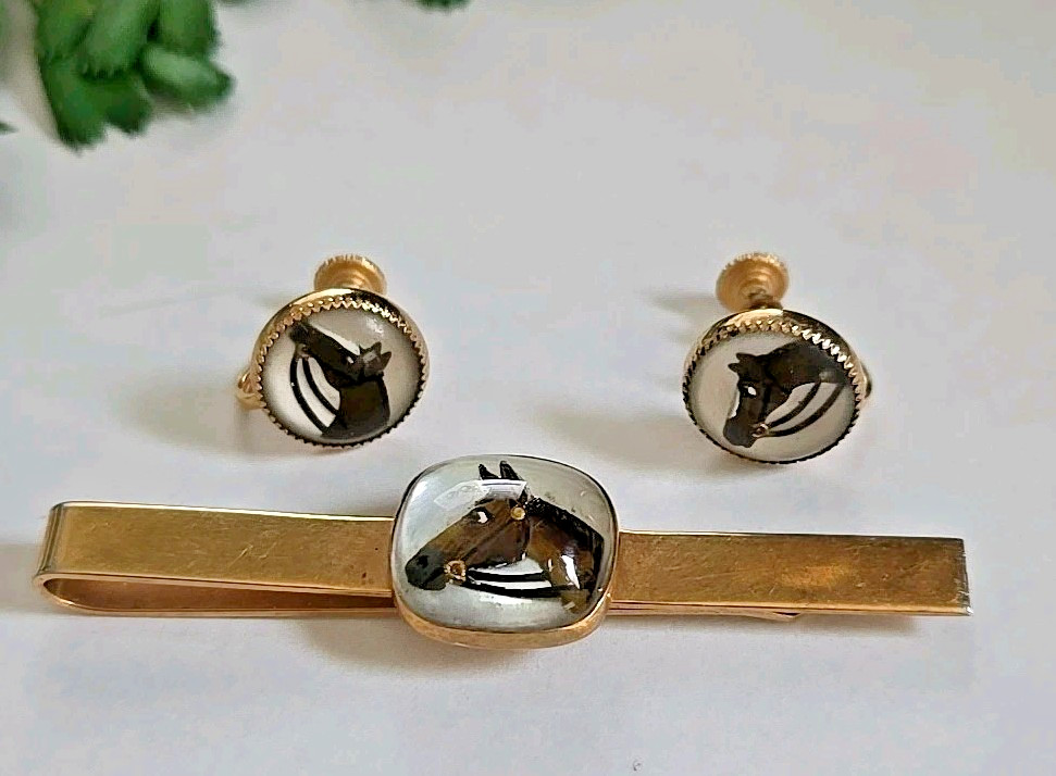 Equestrian Earrings & Tie bar Ladies set Swank Vintage Essex Crystal Horse Head