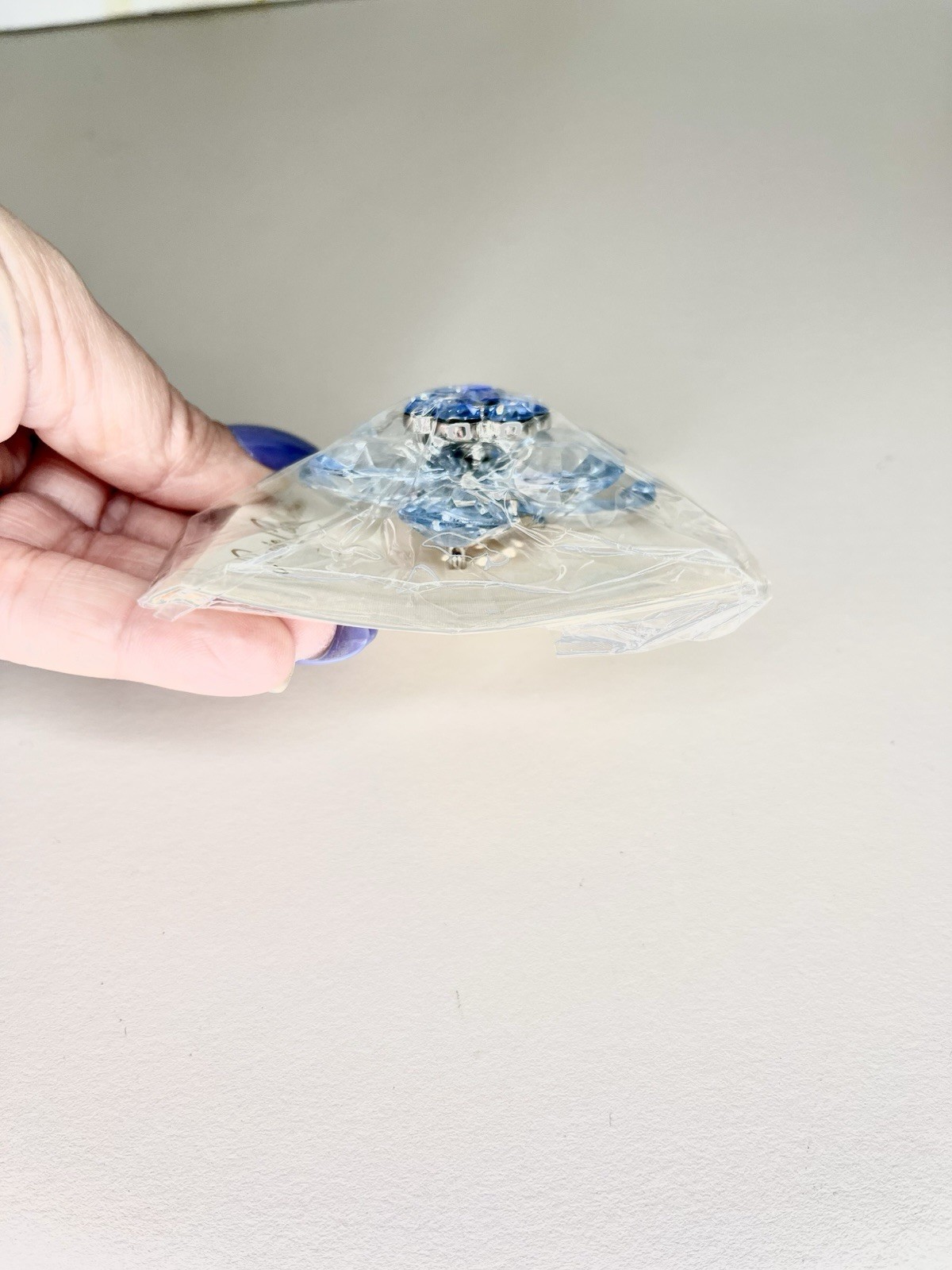 Blue Crystal Acrylic Flower Brooch Pin Faceted Petals Rhinestone New 3D Fashion