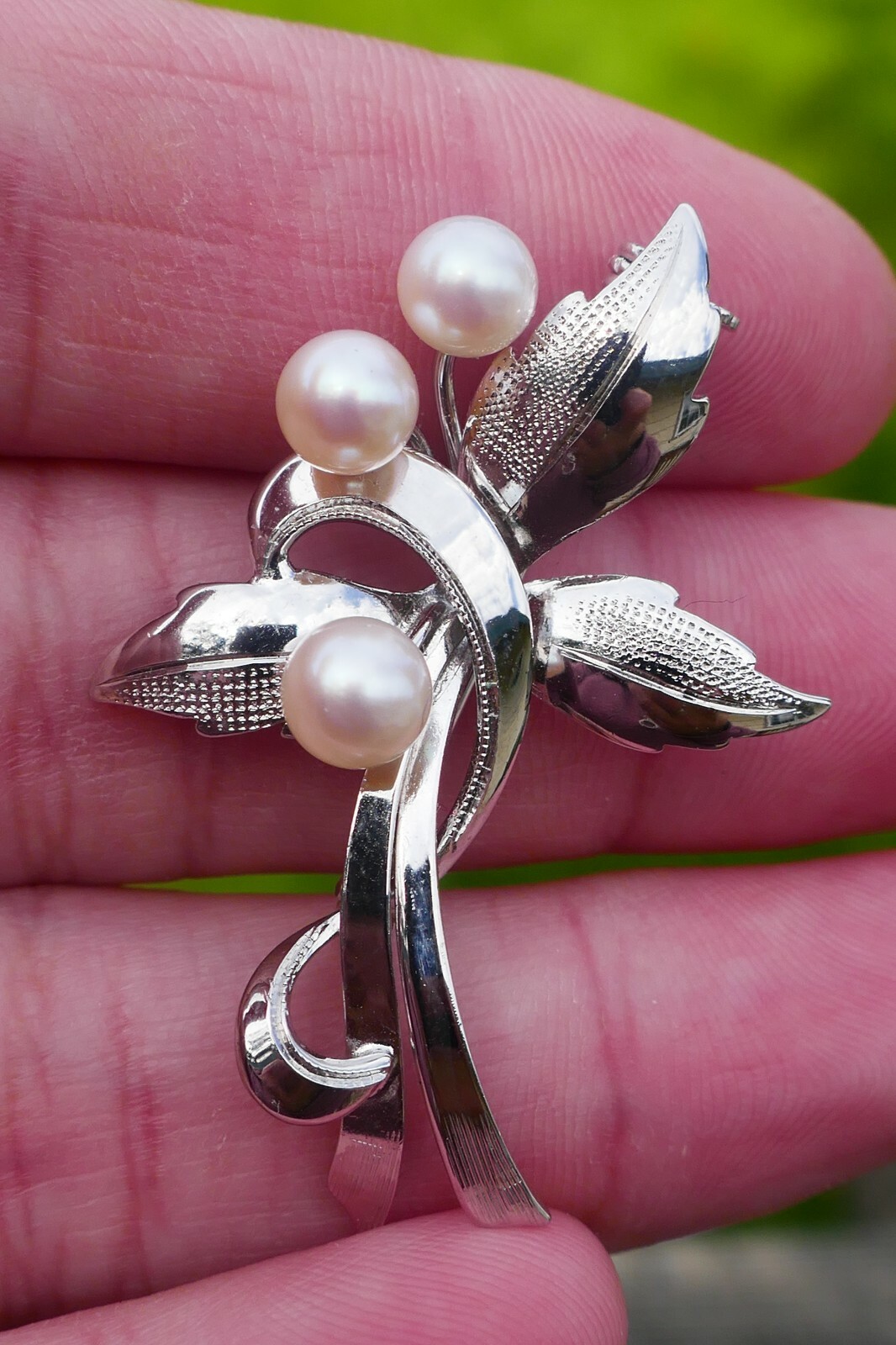Vintage Sterling Silver & 5.3mm Pearl Spray Designed Brooch / Pin – 4.9g.